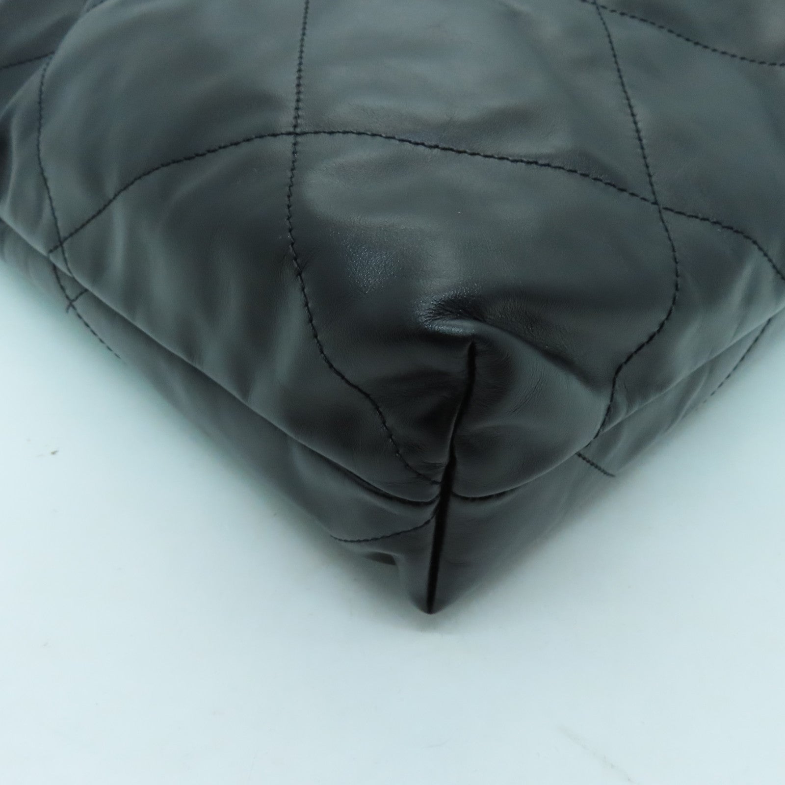 CHANEL 牛皮皮革Chanel 22金扣鏈帶肩背袋黑色