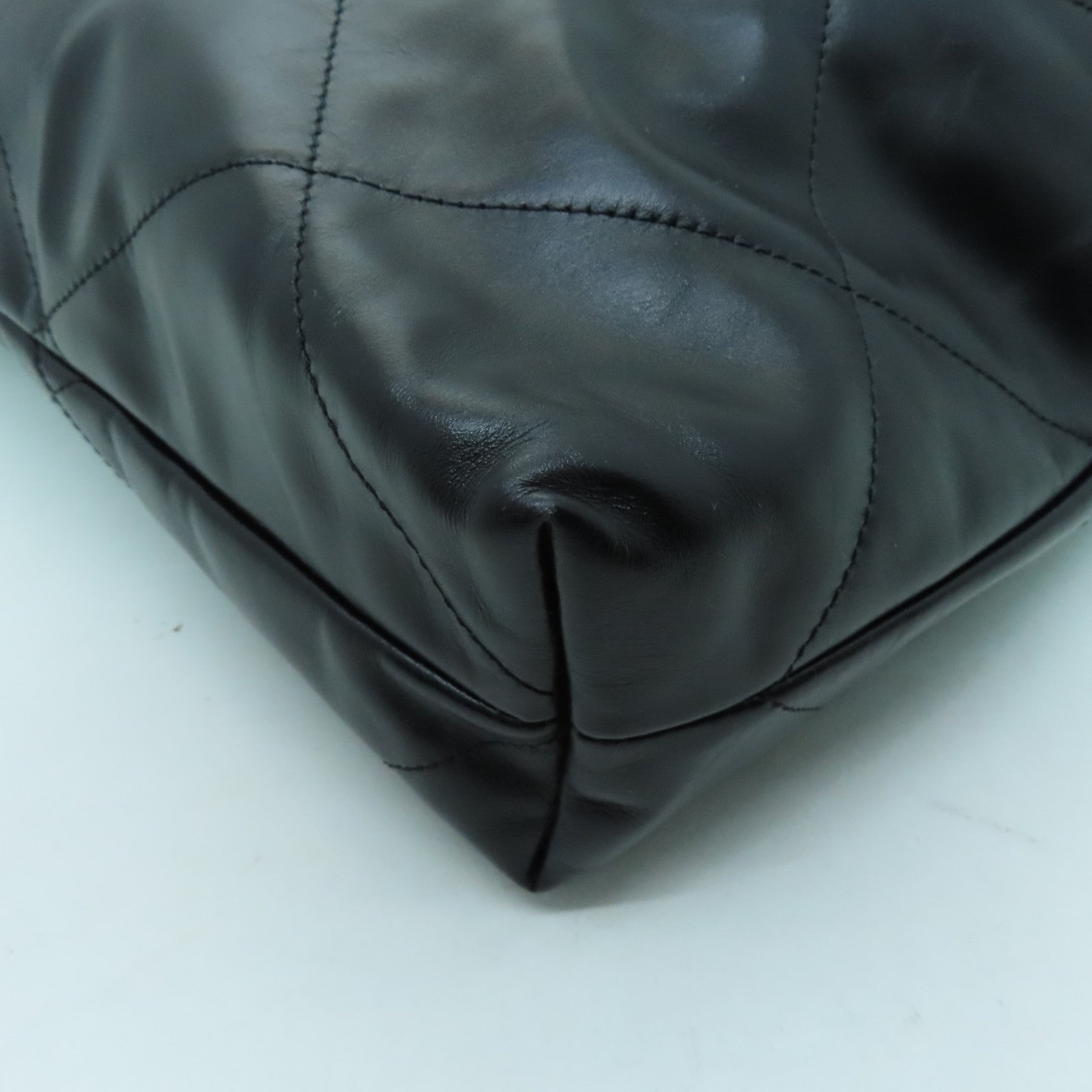 CHANEL 牛皮皮革Chanel 22金扣鏈帶肩背袋黑色