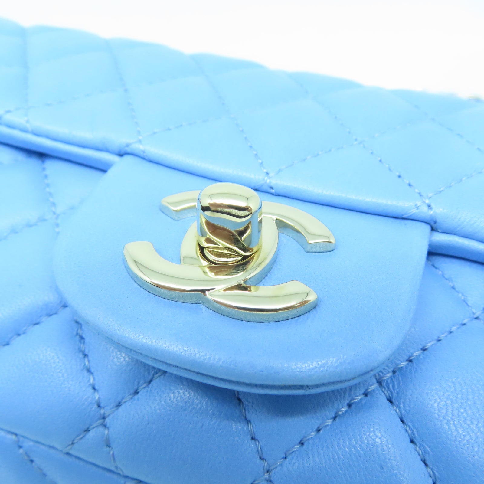 CHANEL 菱格牛皮皮革Chain Shoulder金扣鏈帶肩背袋藍色
