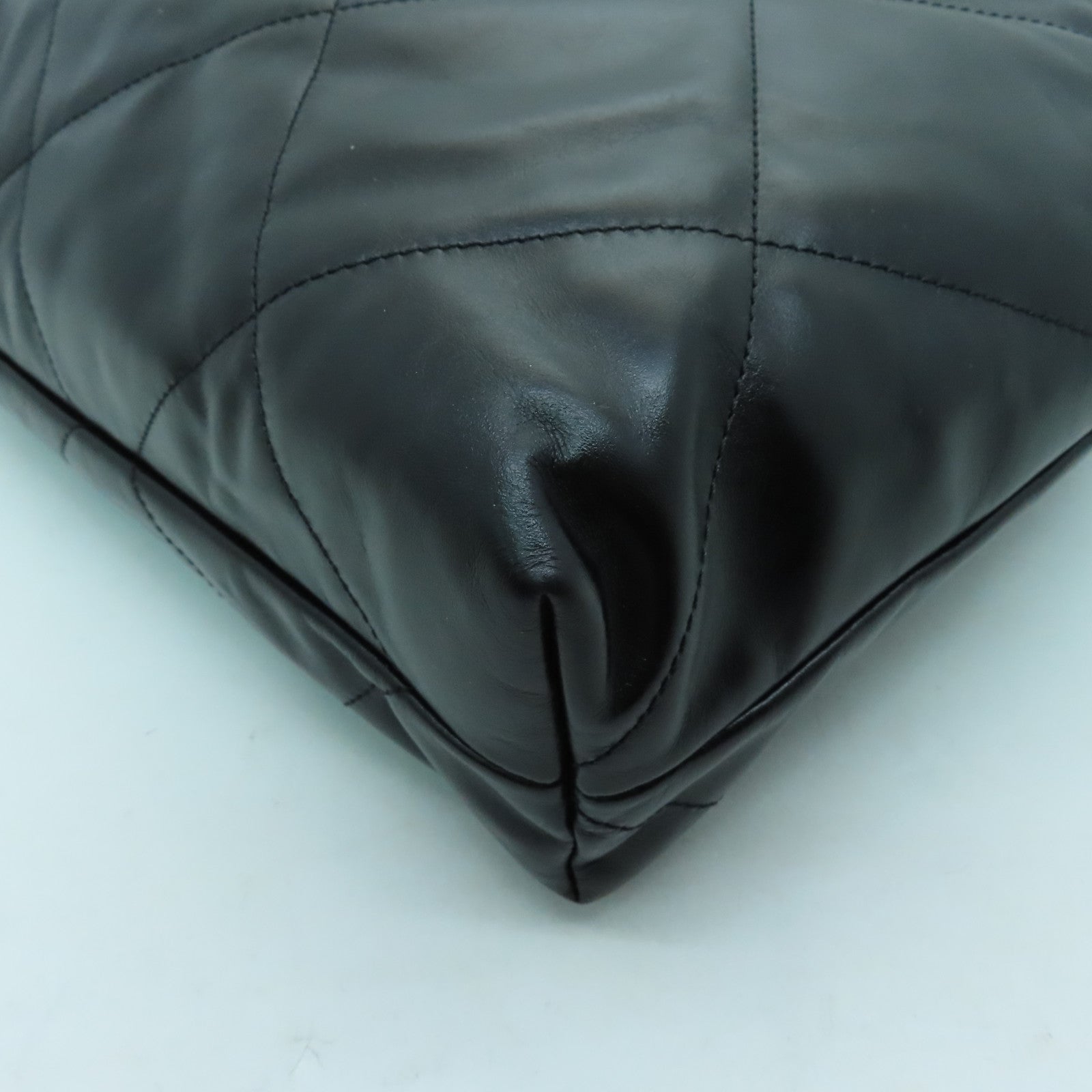 CHANEL 牛皮皮革Chanel 22金扣鏈帶肩背袋黑色