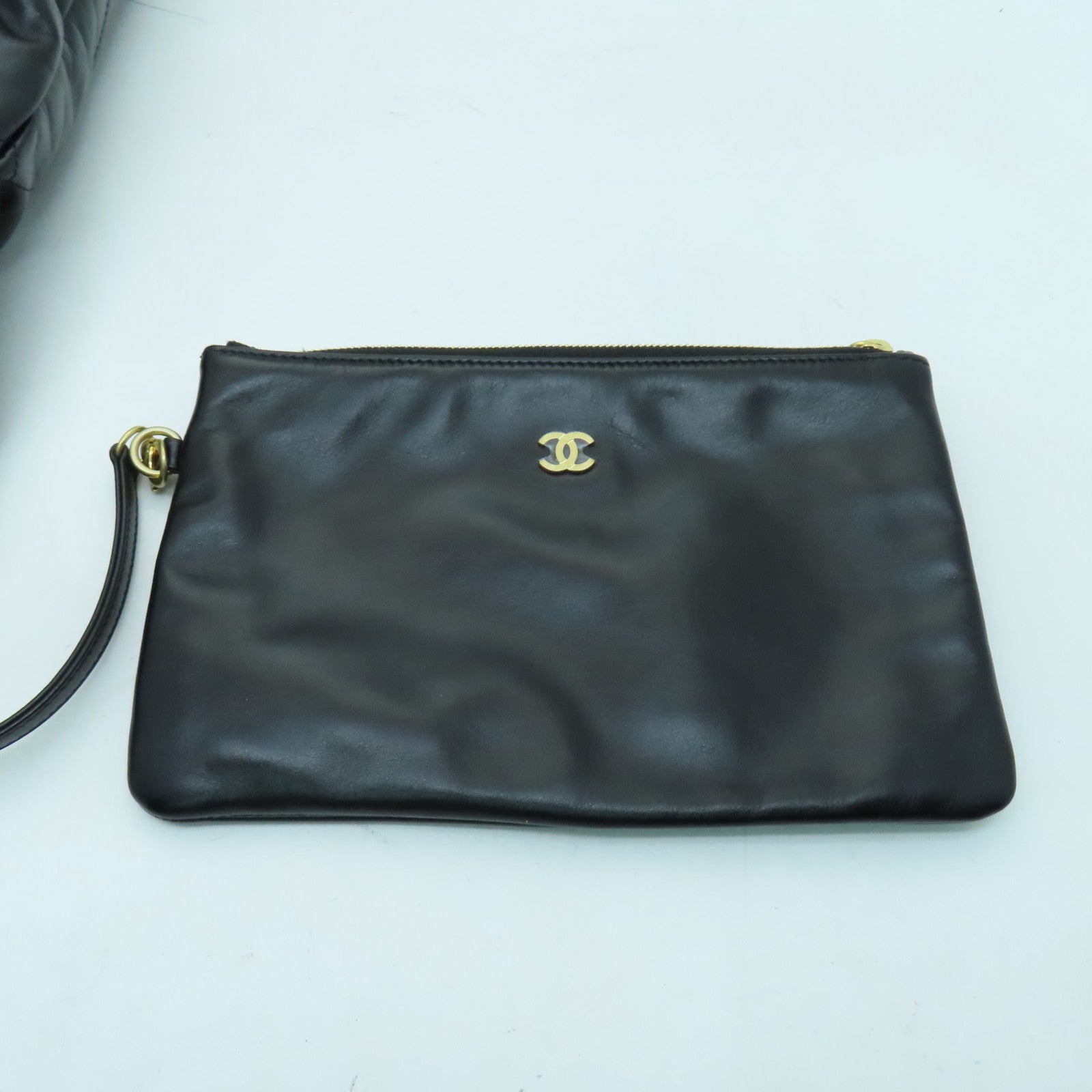 CHANEL 牛皮皮革Chanel 22金扣鏈帶肩背袋黑色