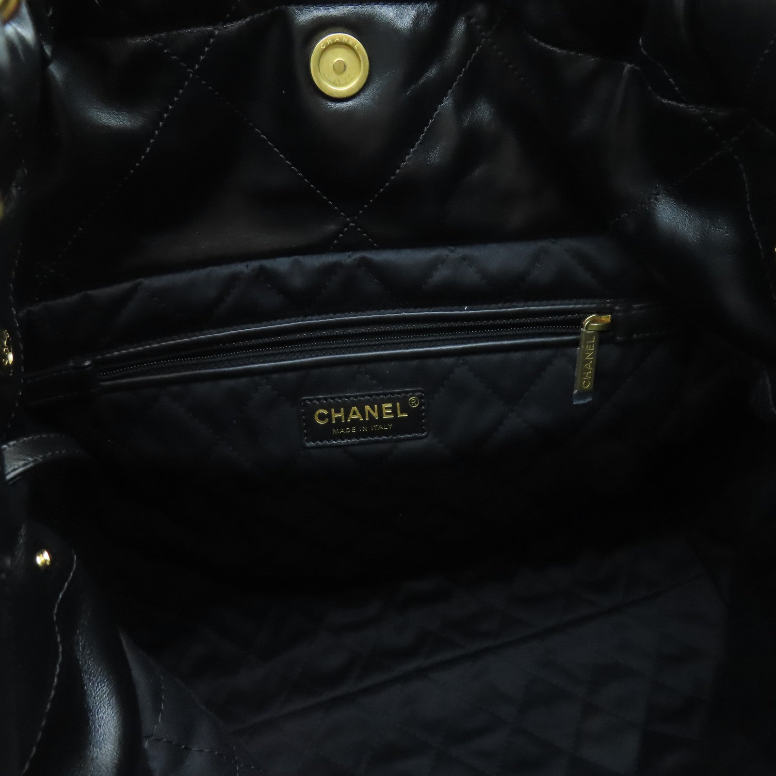 CHANEL 牛皮皮革Chanel 22金扣鏈帶肩背袋黑色