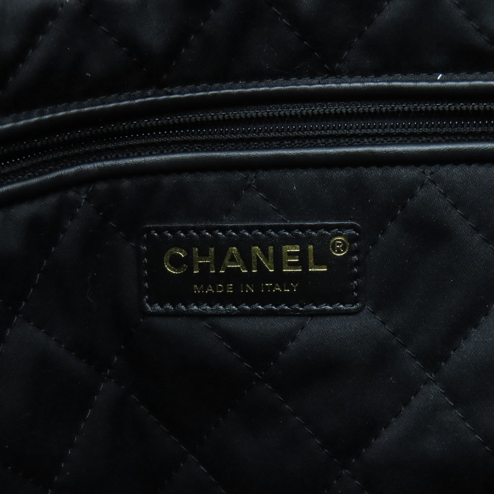 CHANEL 牛皮皮革Chanel 22金扣鏈帶肩背袋黑色