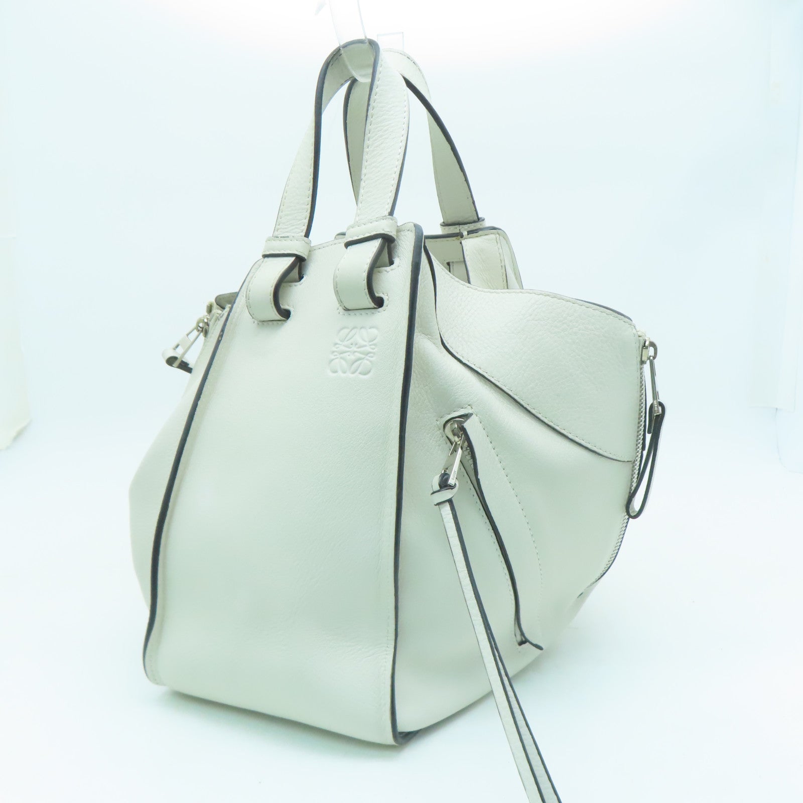 LOEWE 牛皮皮革Small Hammock Bag銀扣手挽肩背兩用袋米色