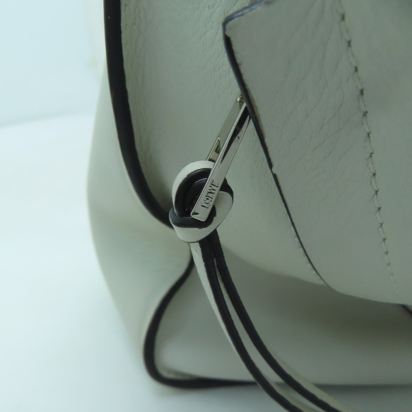 LOEWE 牛皮皮革Small Hammock Bag銀扣手挽肩背兩用袋米色