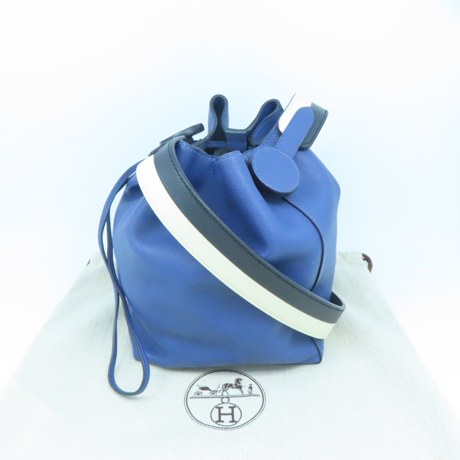 HERMES Evercolor Leather Licol 17 Silver Buckle Shoulder Bag Bleu Brighton Blue