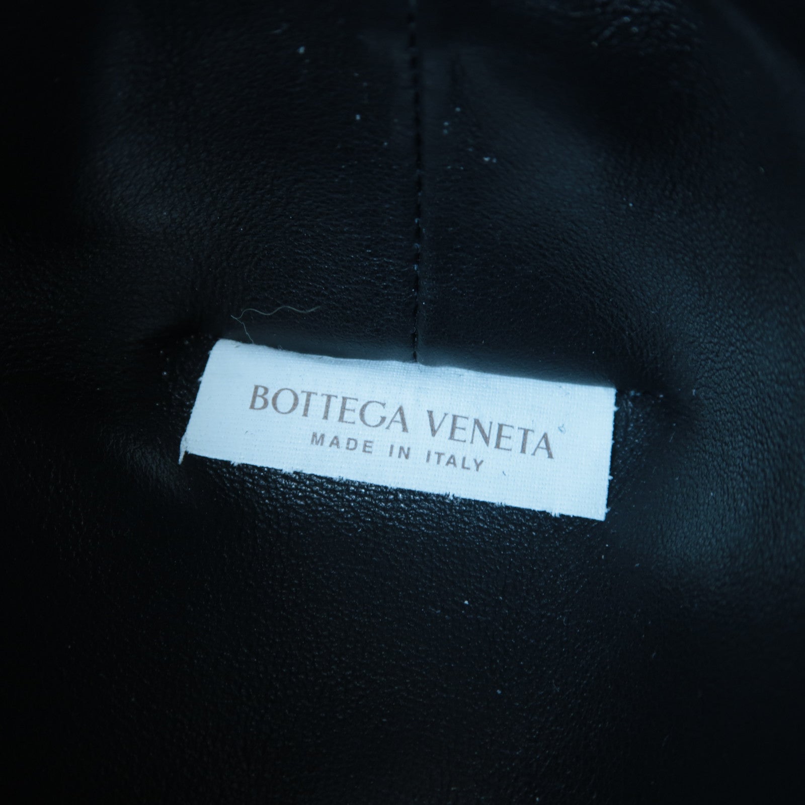BOTTEGA VENETA 織紋牛皮皮革Shoulder Bag金扣肩背袋黑色