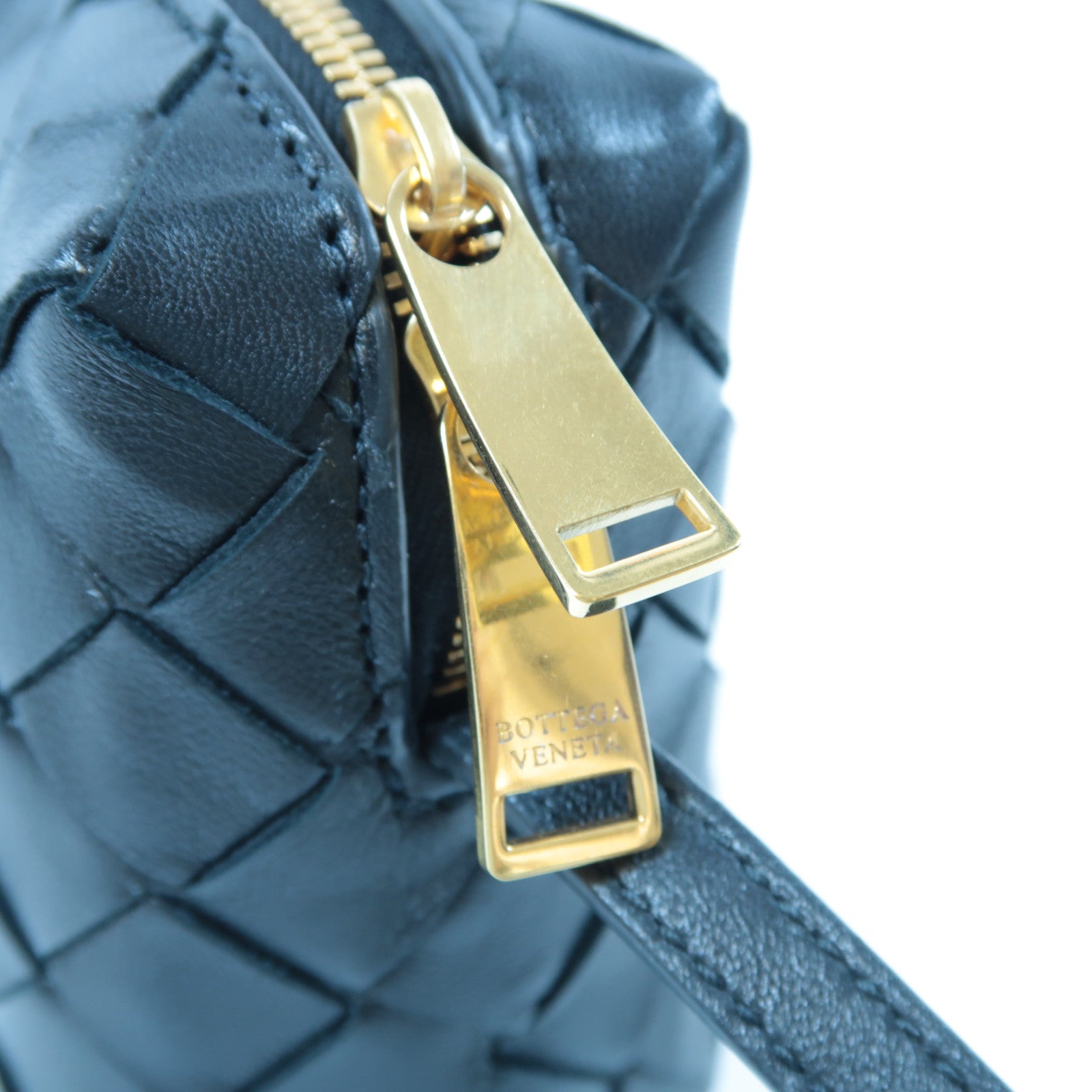 BOTTEGA VENETA 織紋牛皮皮革Shoulder Bag金扣肩背袋黑色