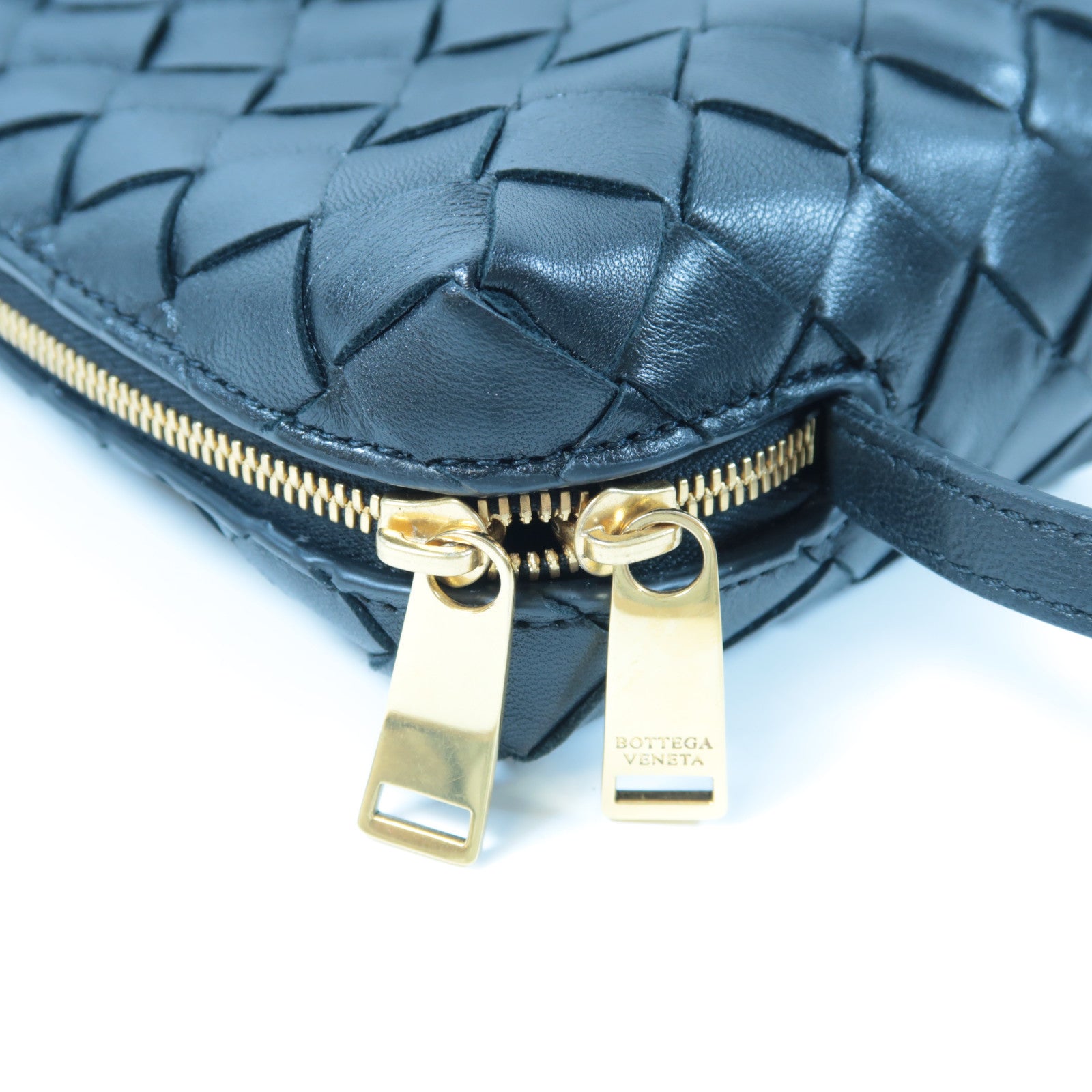 BOTTEGA VENETA 織紋牛皮皮革Shoulder Bag金扣肩背袋黑色