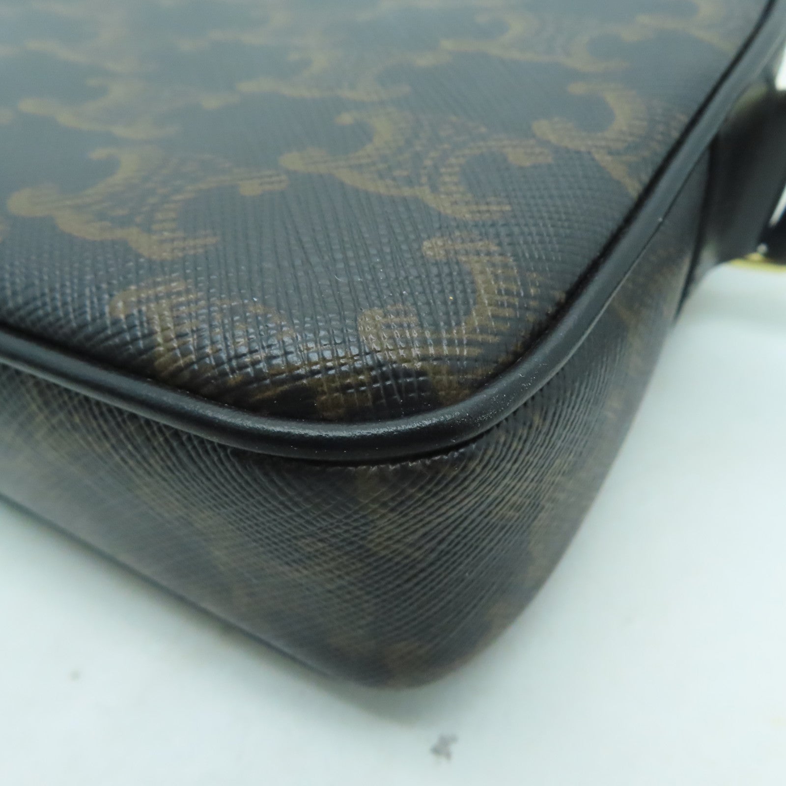 CELINE 塗層帆布Triomphe Medium Messenger Shoulder Bag金扣肩背袋啡色/黑色