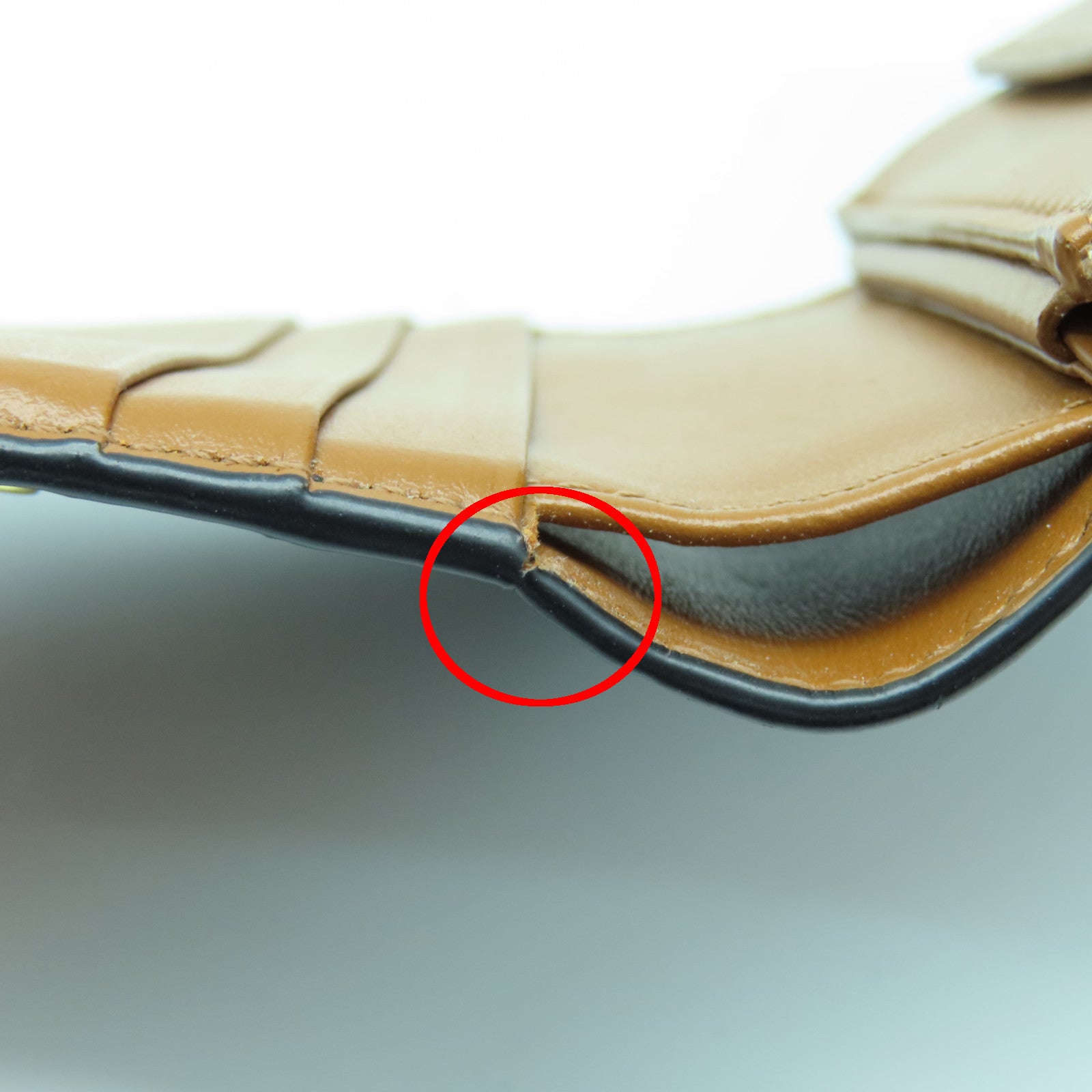 CELINE 牛皮皮革Wallet金扣钱包棕色