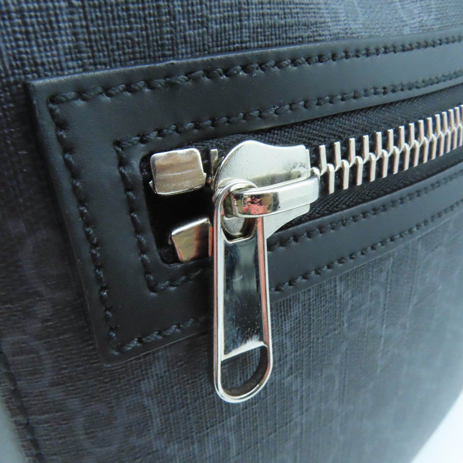 GUCCI 涂层帆布Shoulder Bag银扣肩背袋黑色