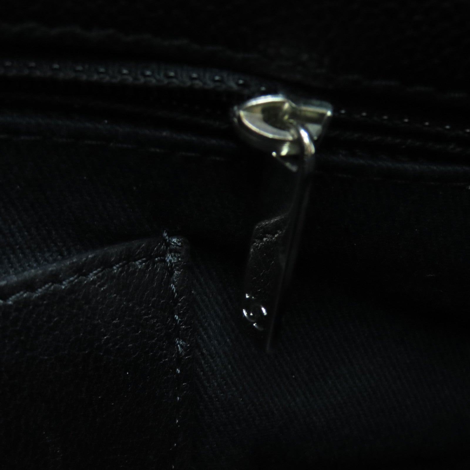 CHANEL cowhide leather Chain Shoulder silver buckle handle shoulder bag black