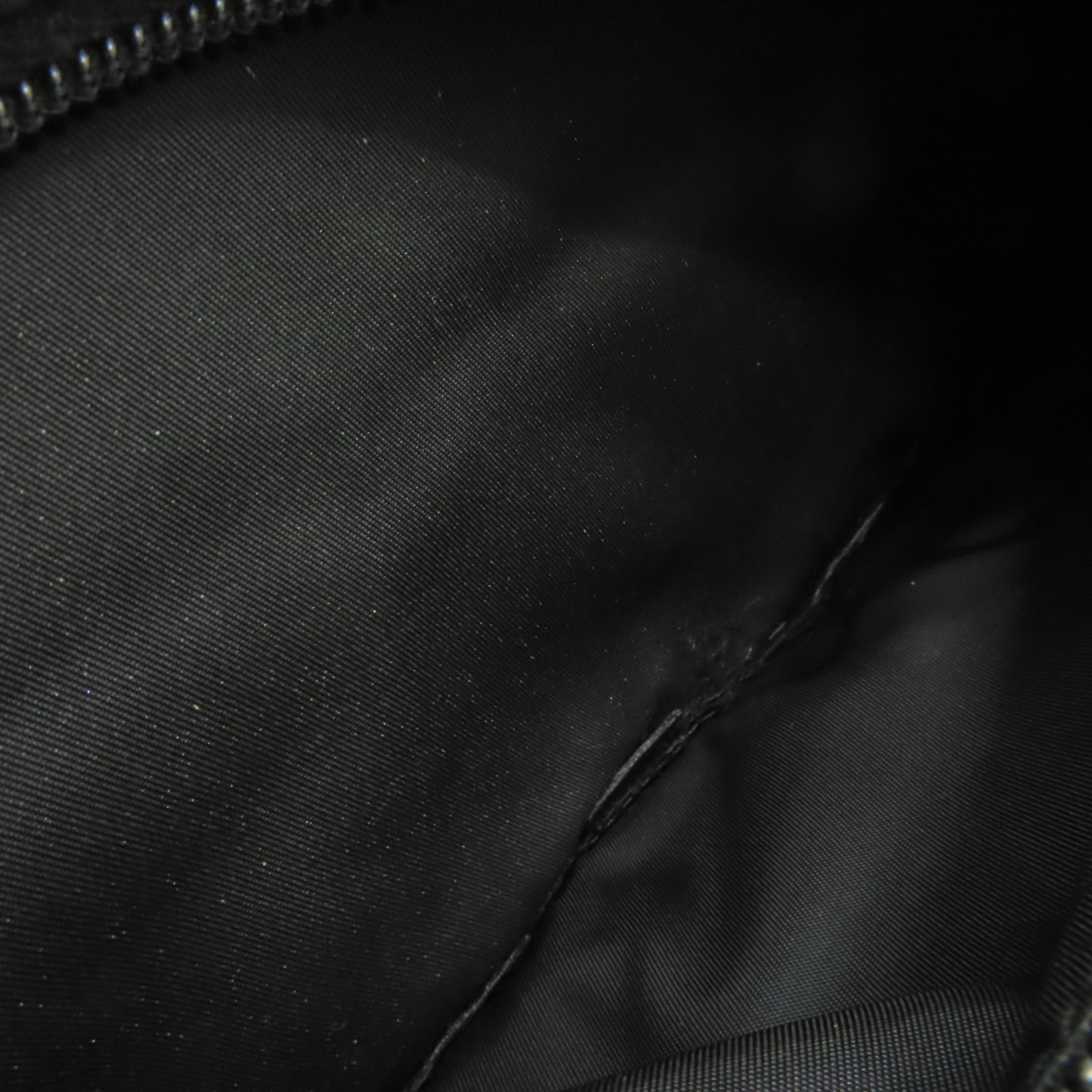 PRADA 尼龍Shoulder Bag銀扣肩背袋黑色