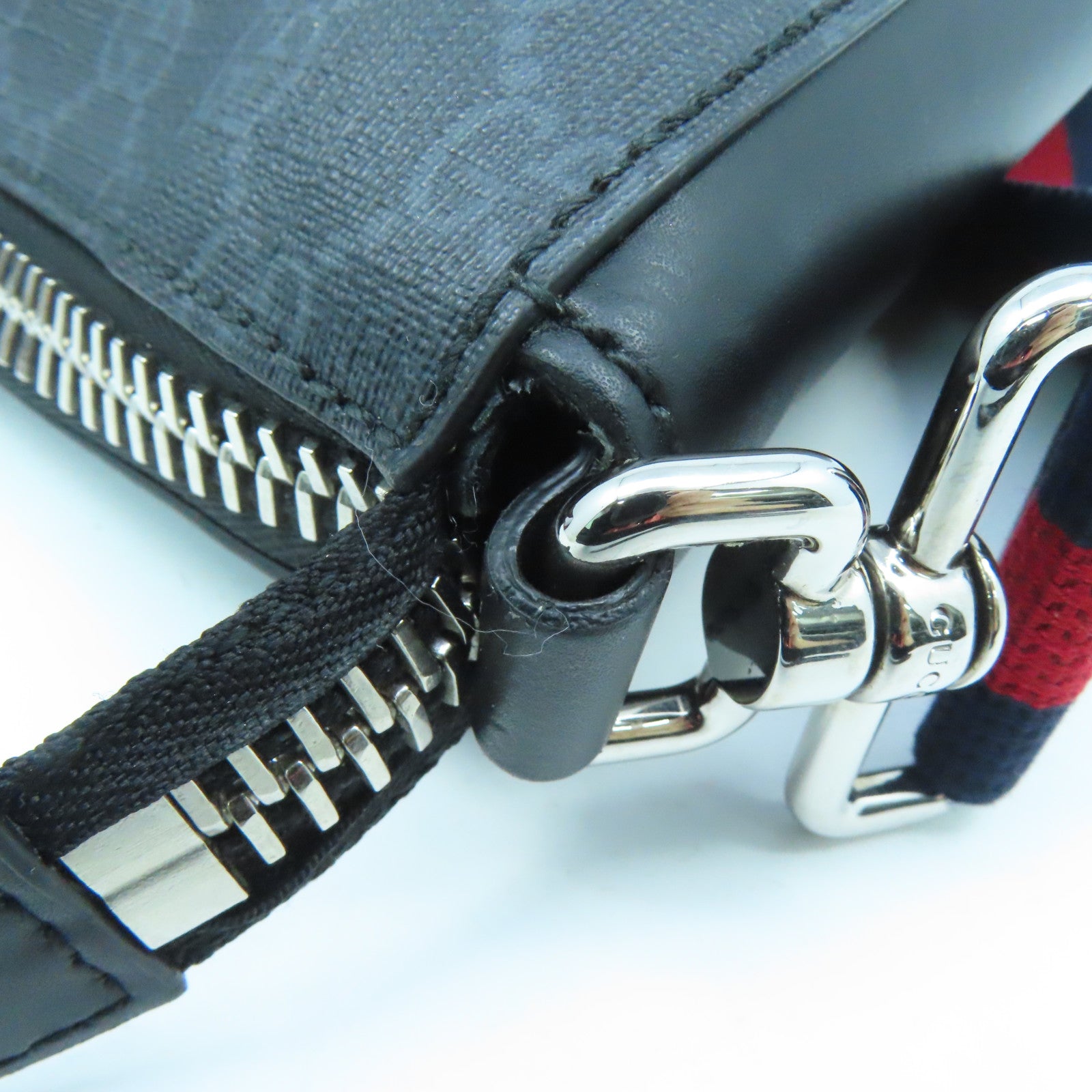 GUCCI 涂层帆布Shoulder Bag银扣肩背袋黑色