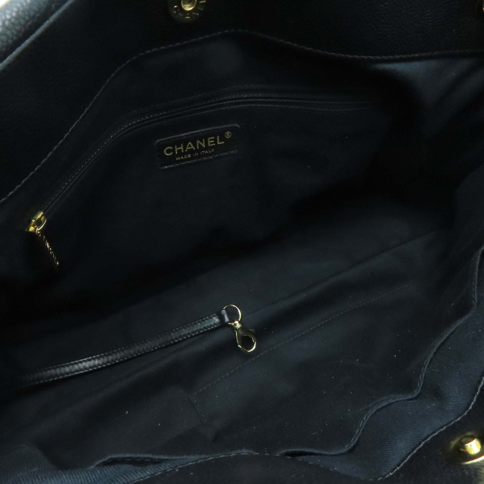 CHANEL 菱格牛皮皮革Chain Shoulder金扣鏈帶肩背袋黑色