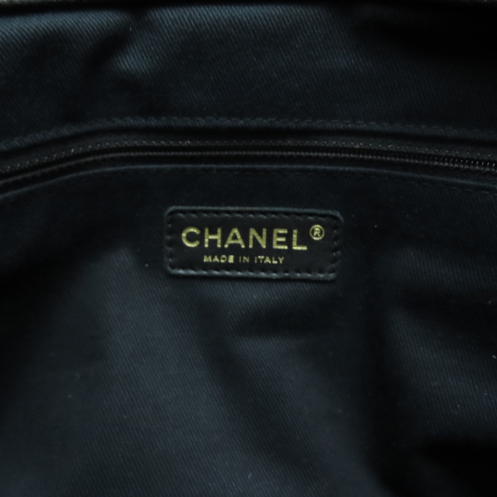 CHANEL 菱格牛皮皮革Chain Shoulder金扣鏈帶肩背袋黑色