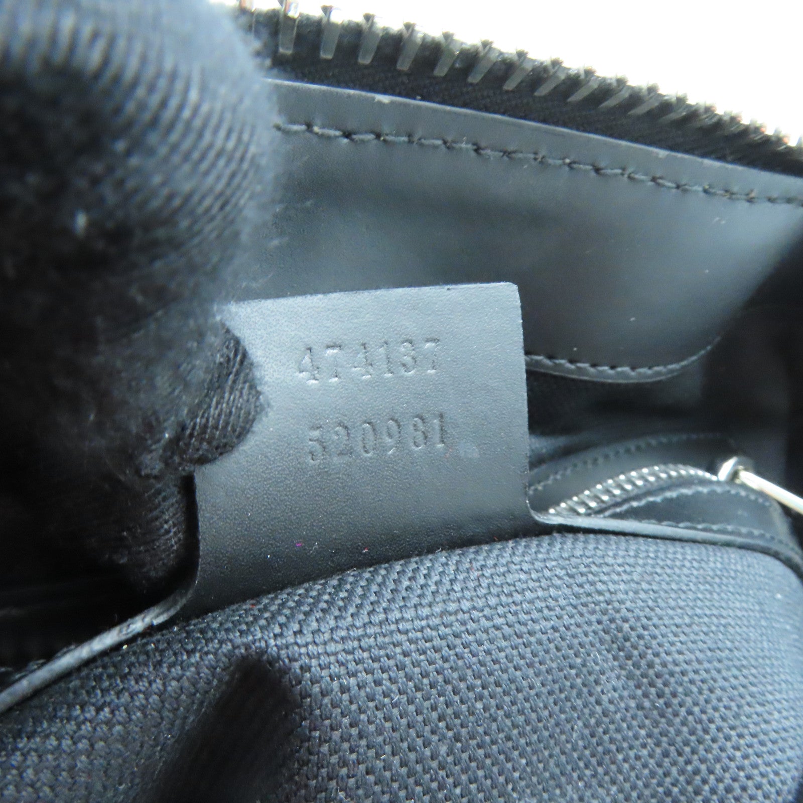 GUCCI 涂层帆布Shoulder Bag银扣肩背袋黑色