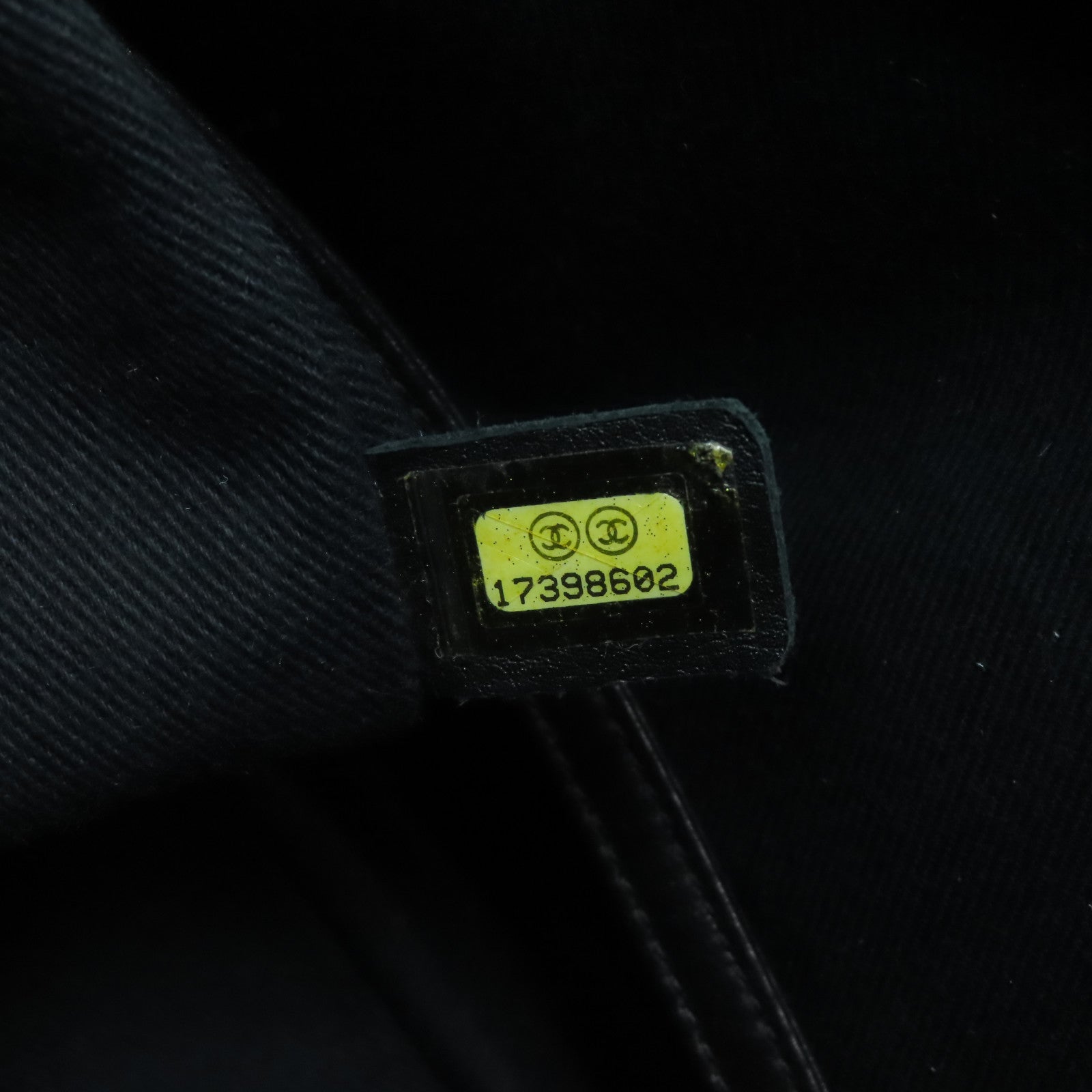 CHANEL 菱格牛皮皮革Chain Shoulder金扣鏈帶肩背袋黑色