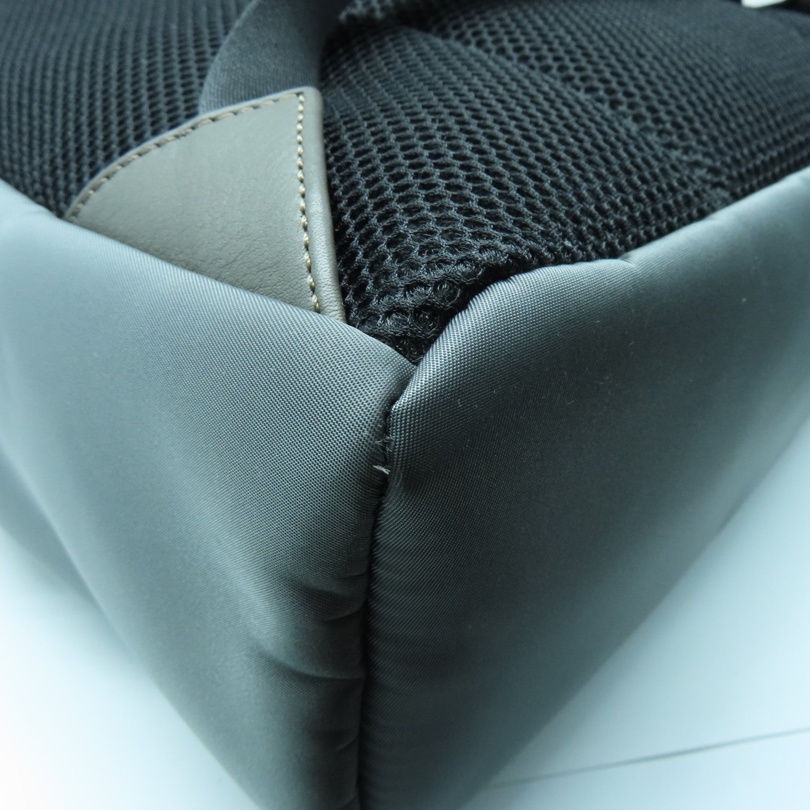 FENDI 尼龙Rucksack银扣背包灰色