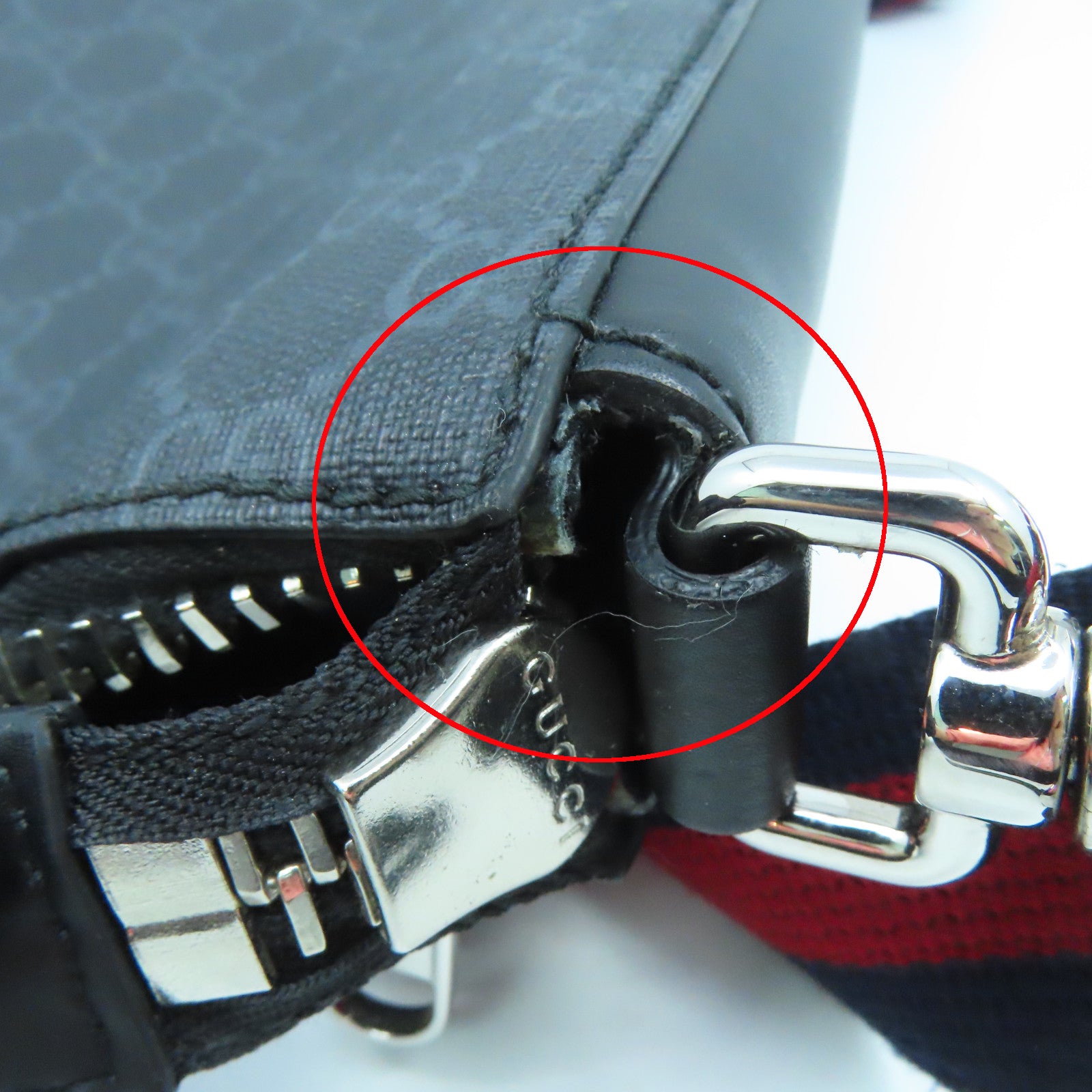 GUCCI 涂层帆布Shoulder Bag银扣肩背袋黑色
