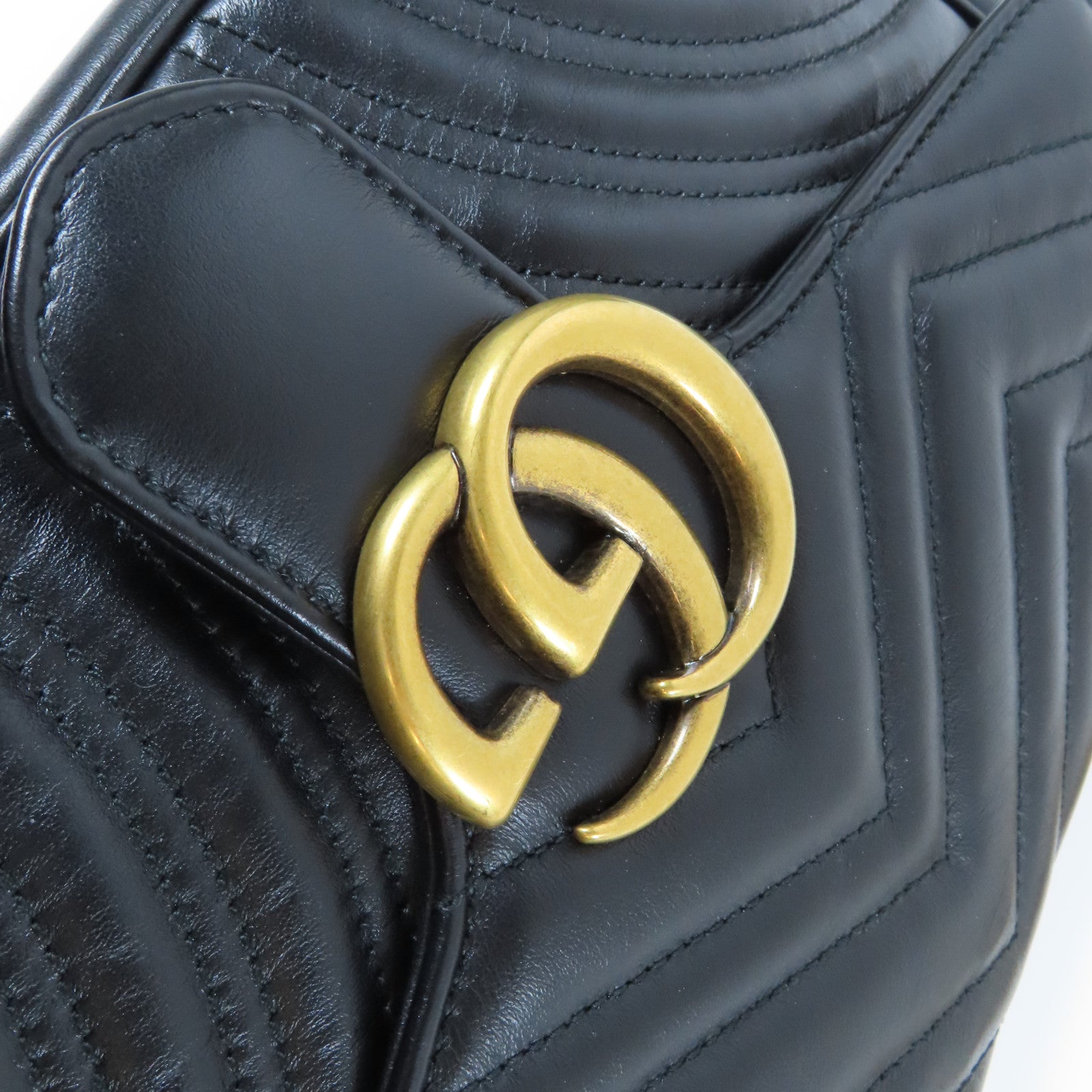 GUCCI 牛皮皮革GG Marmont金扣鏈帶肩背袋黑色
