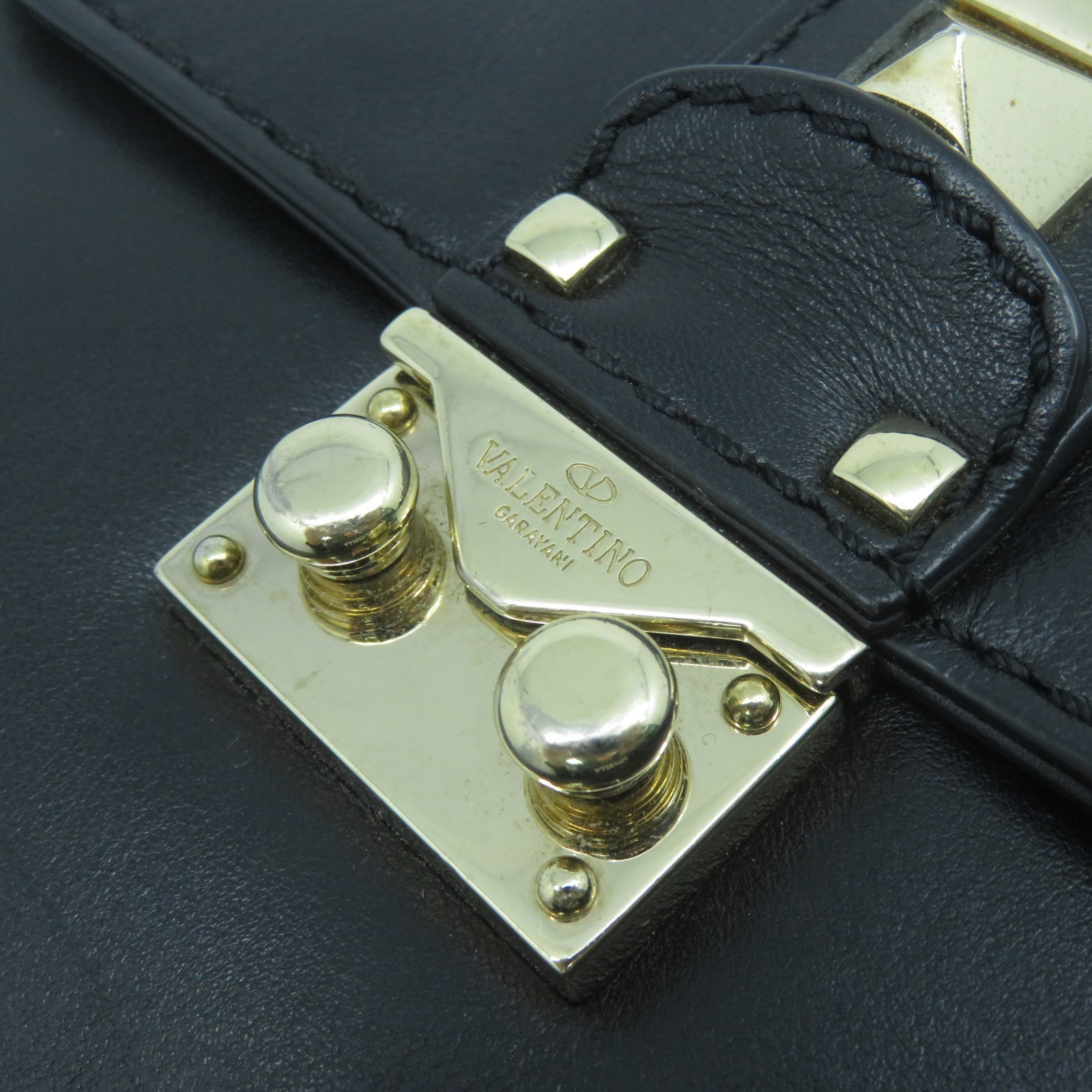 Valentino 牛皮皮革Chain Shoulder Bag金扣鏈帶肩背袋黑色