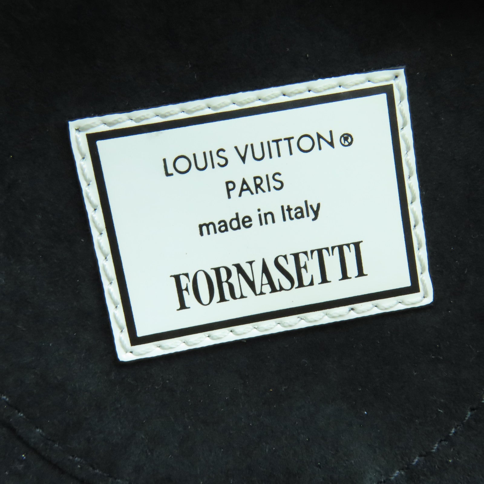 LOUIS VUITTON 塗層皮革Fornasetti Cannes金扣鏈帶肩背袋白色
