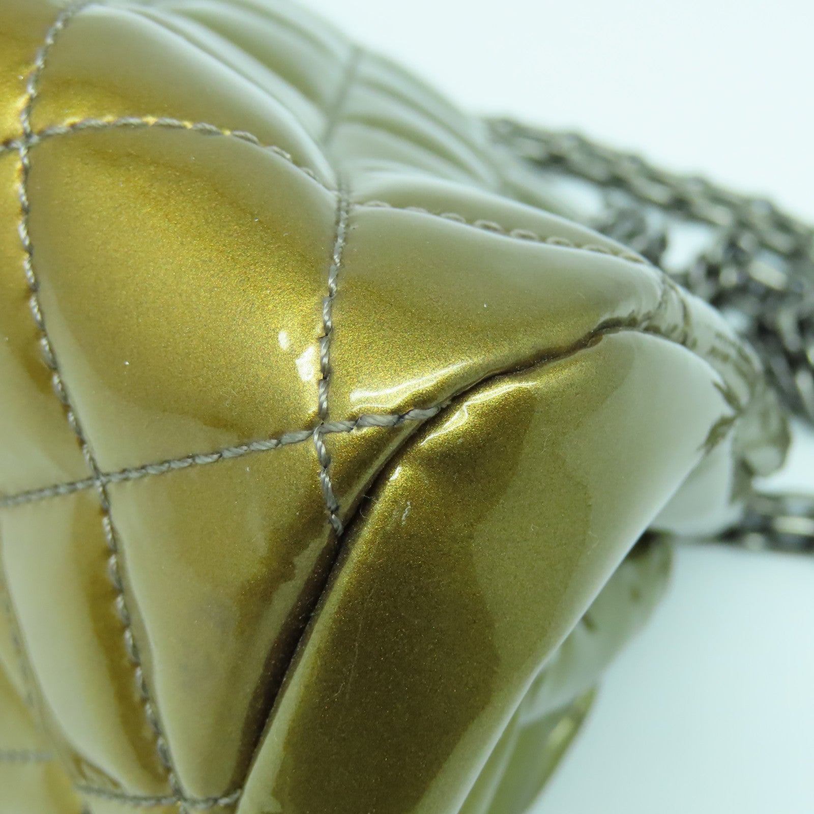CHANEL rhombic patent leather Chain Shoulder Bag silver buckle chain shoulder bag gold