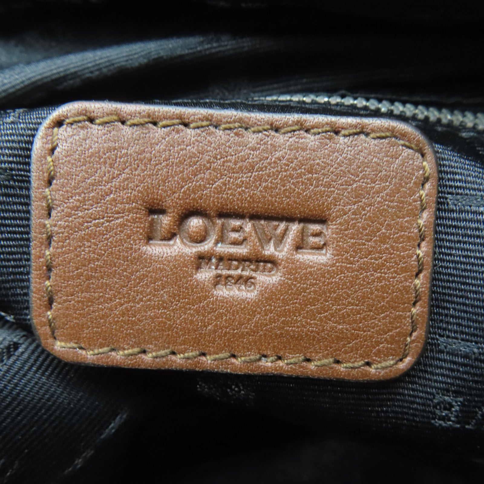 LOEWE 牛皮皮革Hand Bag銀扣手挽袋啡色