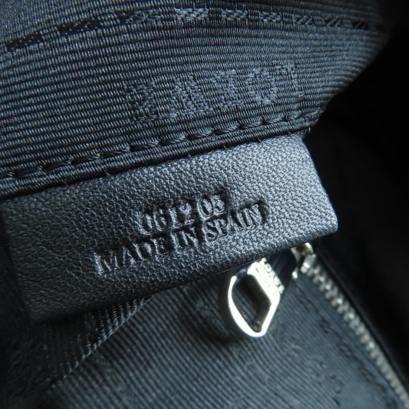 LOEWE 牛皮皮革Hand Bag銀扣手挽袋啡色