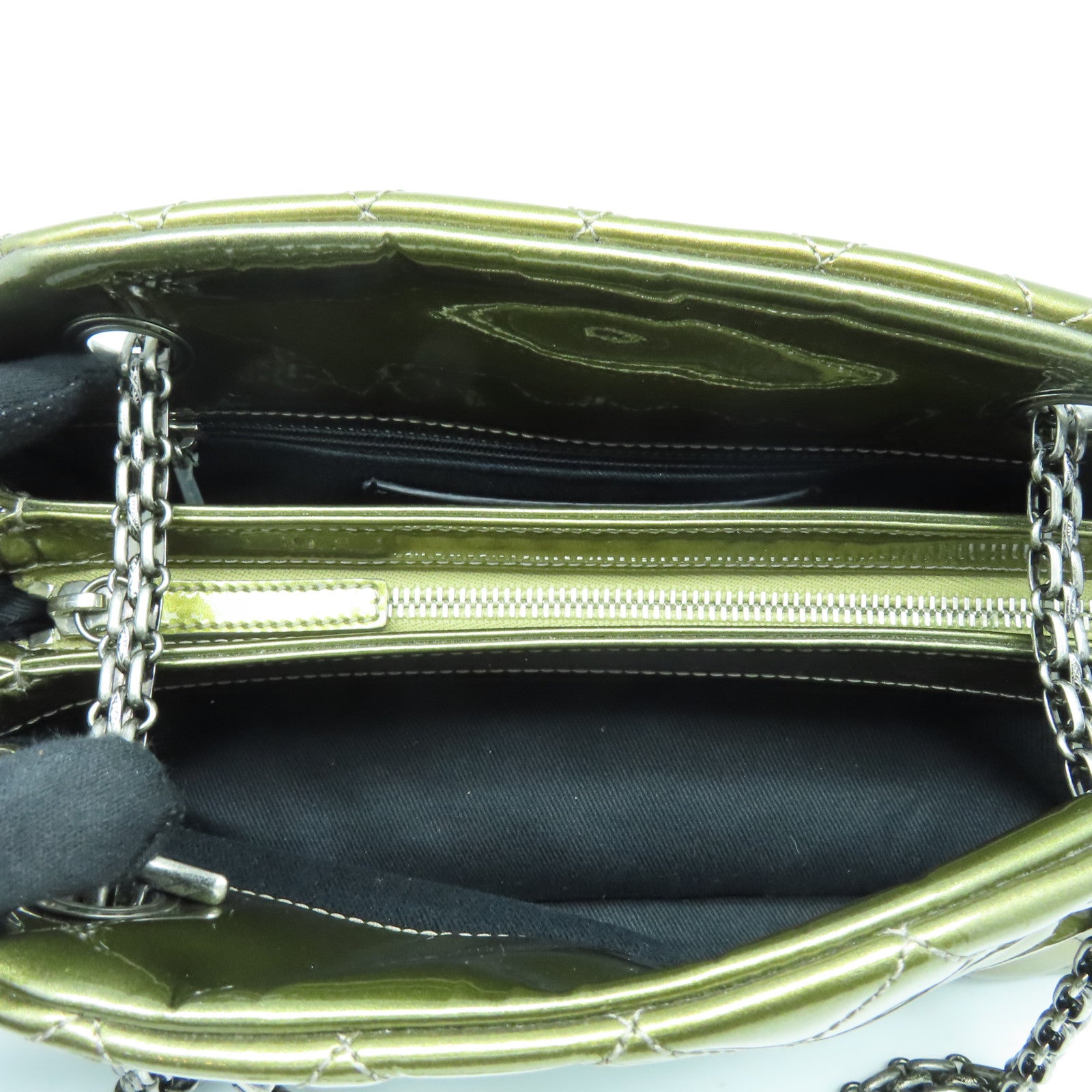 CHANEL rhombic patent leather Chain Shoulder Bag silver buckle chain shoulder bag gold