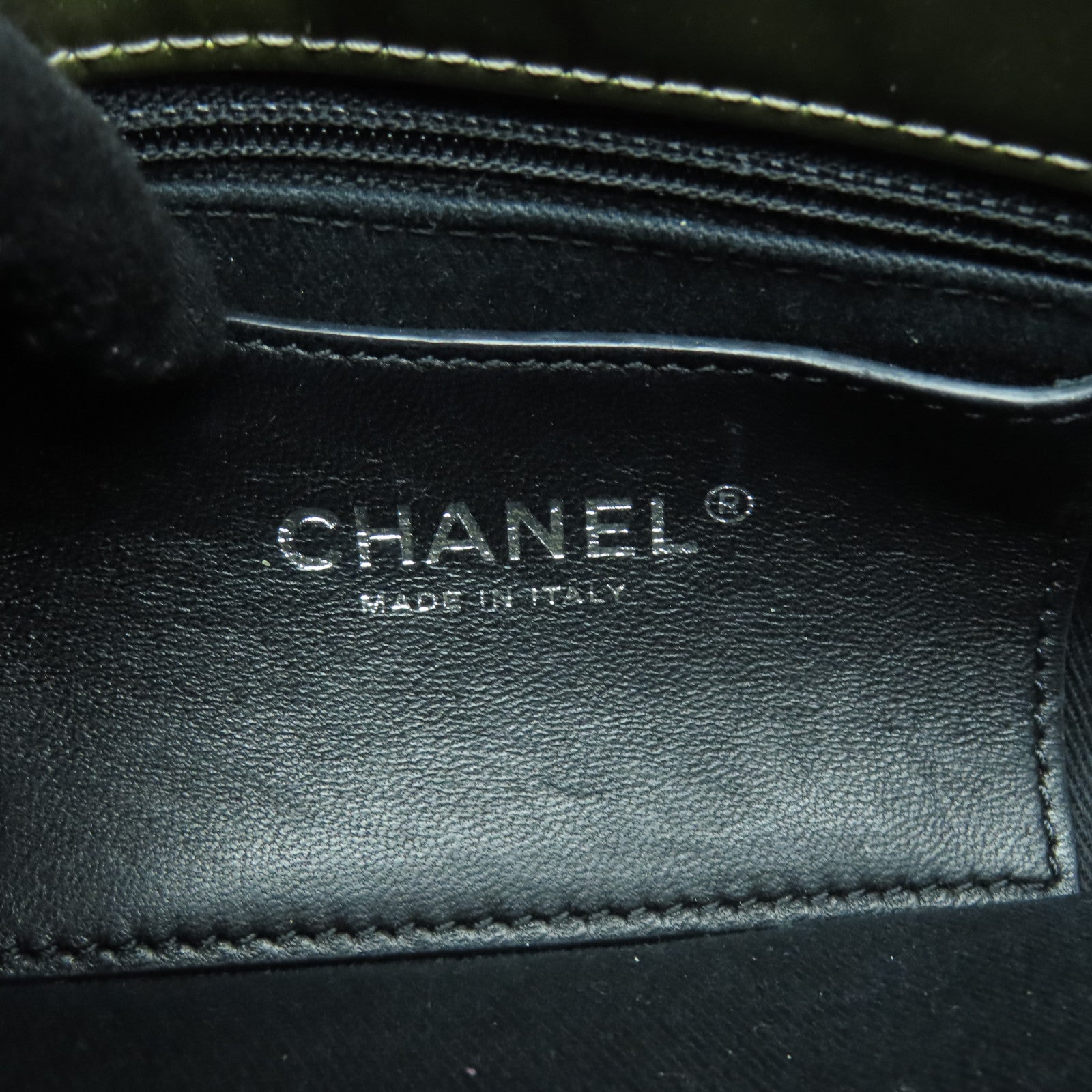 CHANEL rhombic patent leather Chain Shoulder Bag silver buckle chain shoulder bag gold