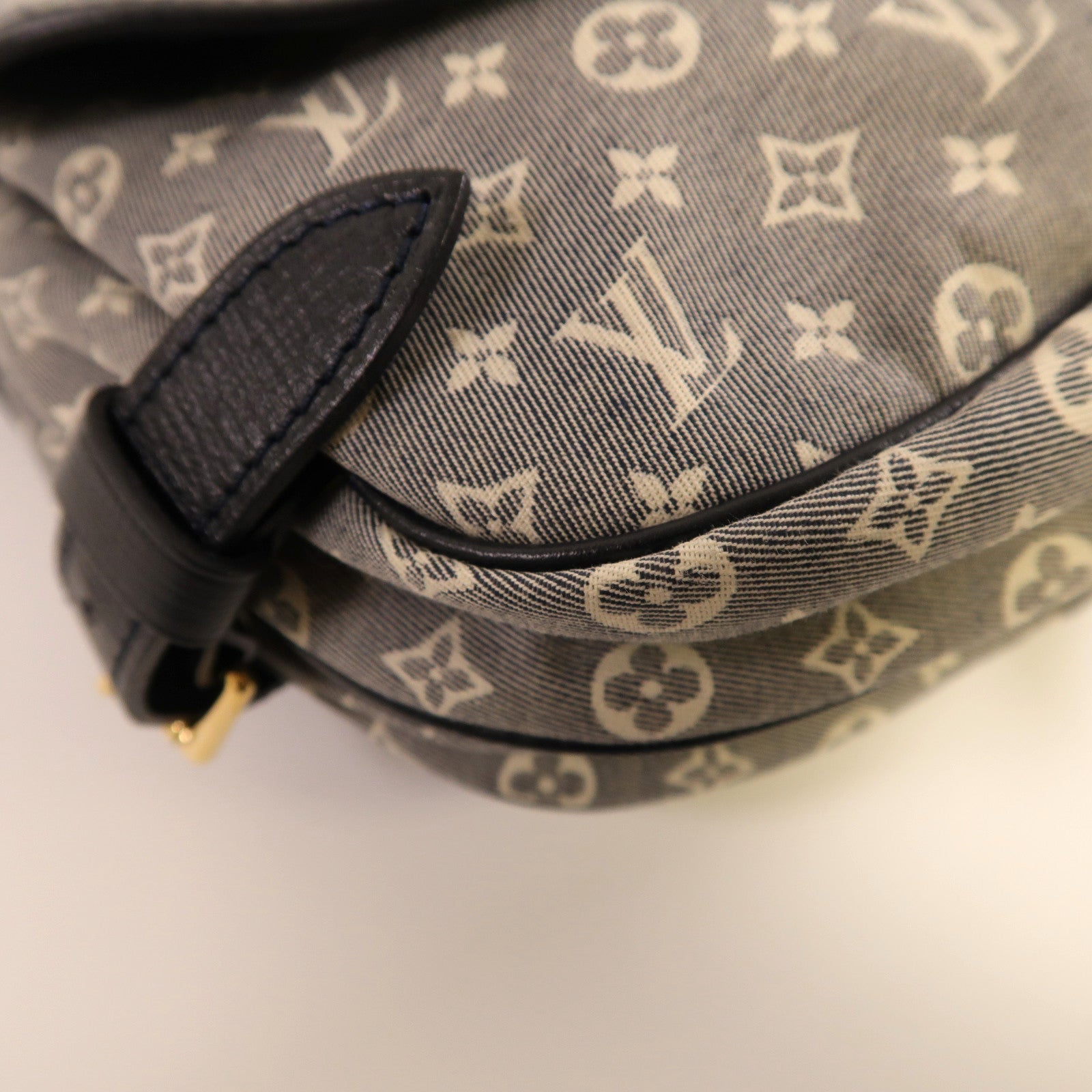 LOUIS VUITTON Monogram Idylle Saumur PM金扣肩背袋藍色