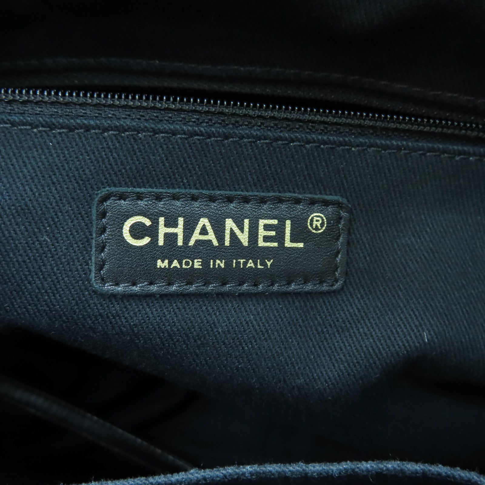 CHANEL rhombic cowhide leather Shoulder Bag gold buckle shoulder bag black