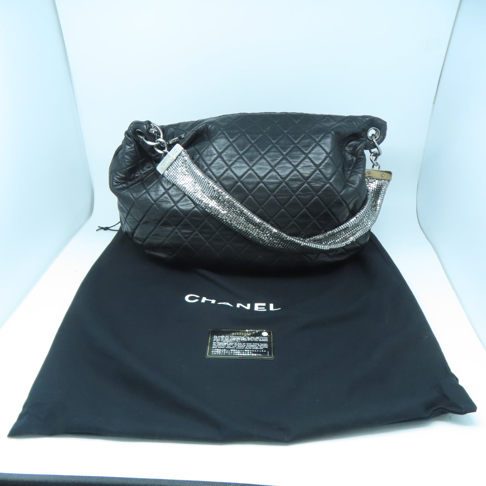 CHANEL 【激減優惠】菱格牛皮皮革Shoulder Bag銀扣肩背袋黑色