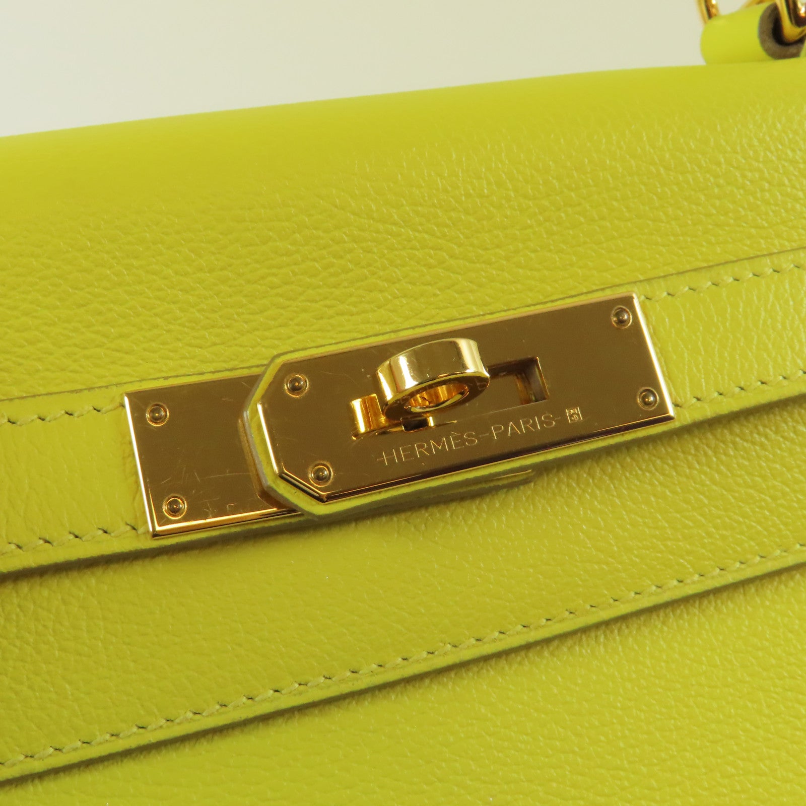 HERMES Evercolor皮革Kelly 28金扣手挽肩背兩用袋Lime檸檬黃色