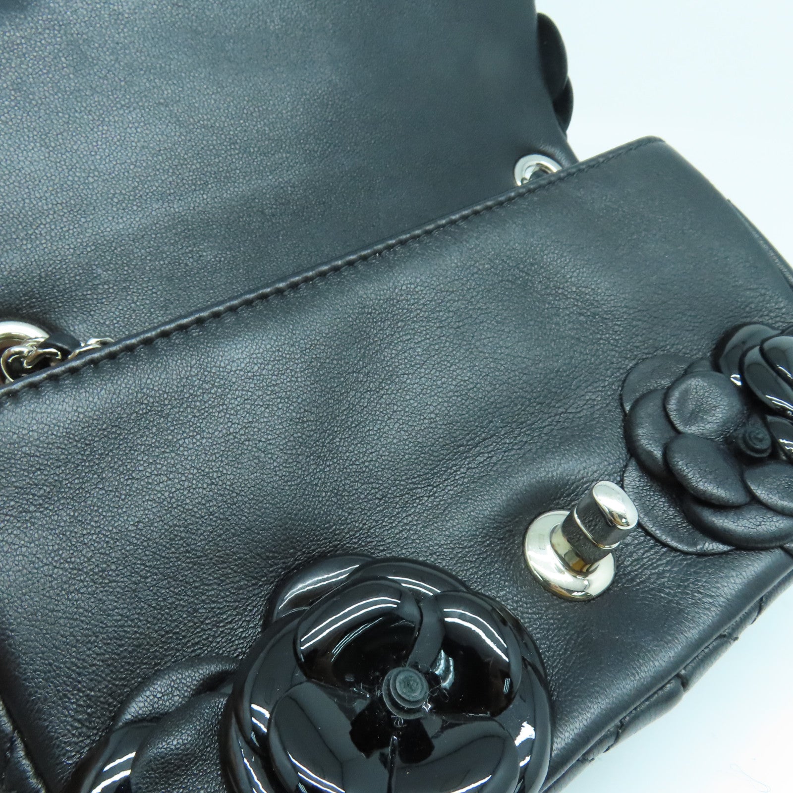 CHANEL 牛皮皮革Chain Shoulder銀扣鏈帶肩背袋黑色