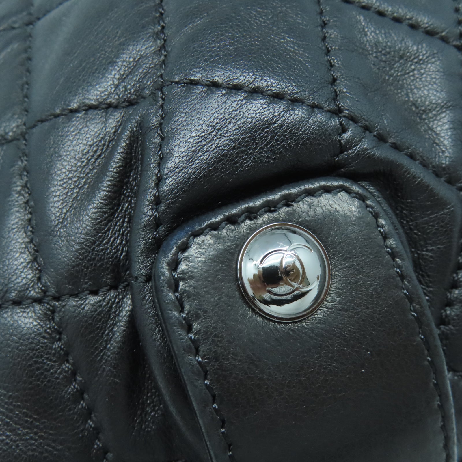 CHANEL 【激減優惠】菱格牛皮皮革Shoulder Bag銀扣肩背袋黑色