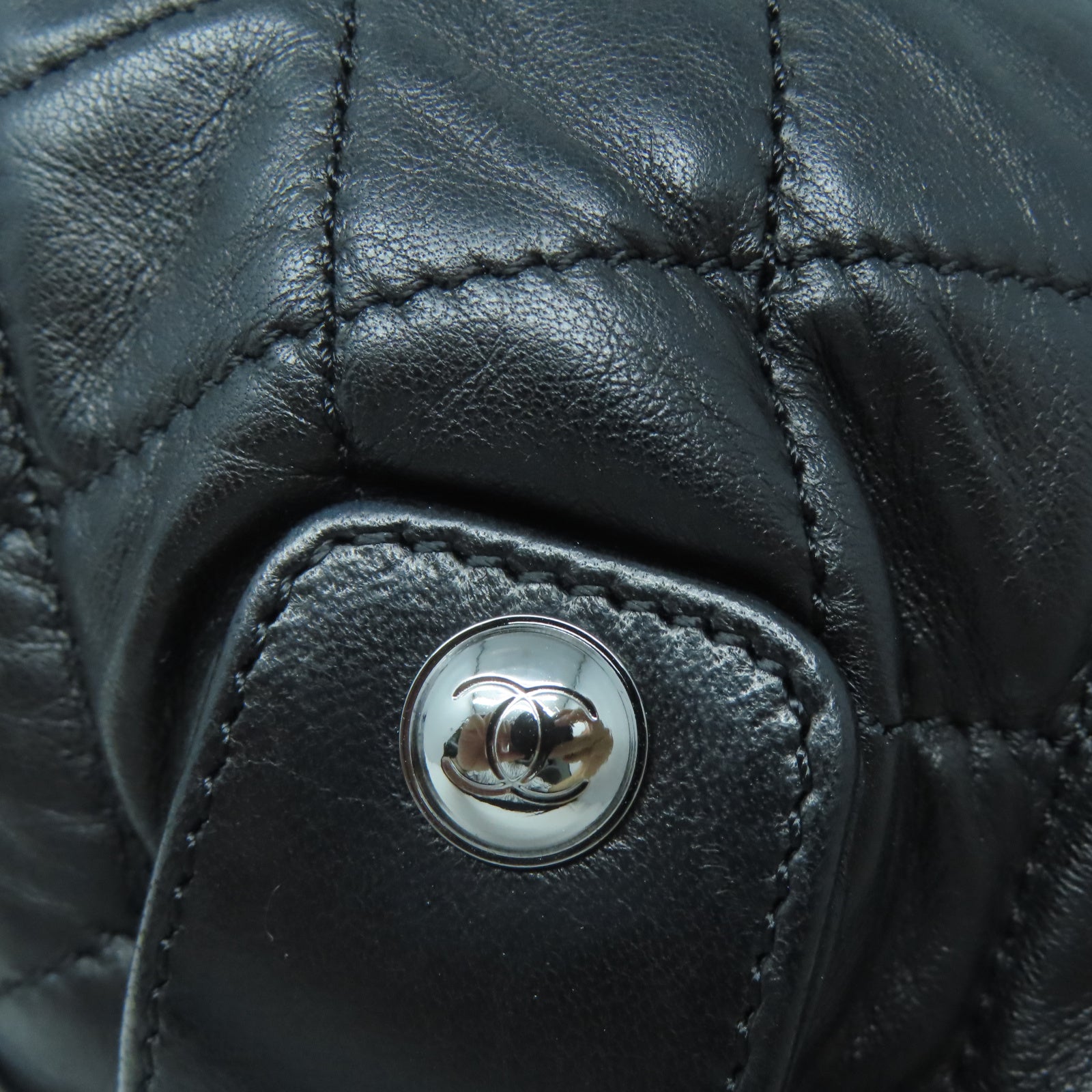 CHANEL 【激減優惠】菱格牛皮皮革Shoulder Bag銀扣肩背袋黑色