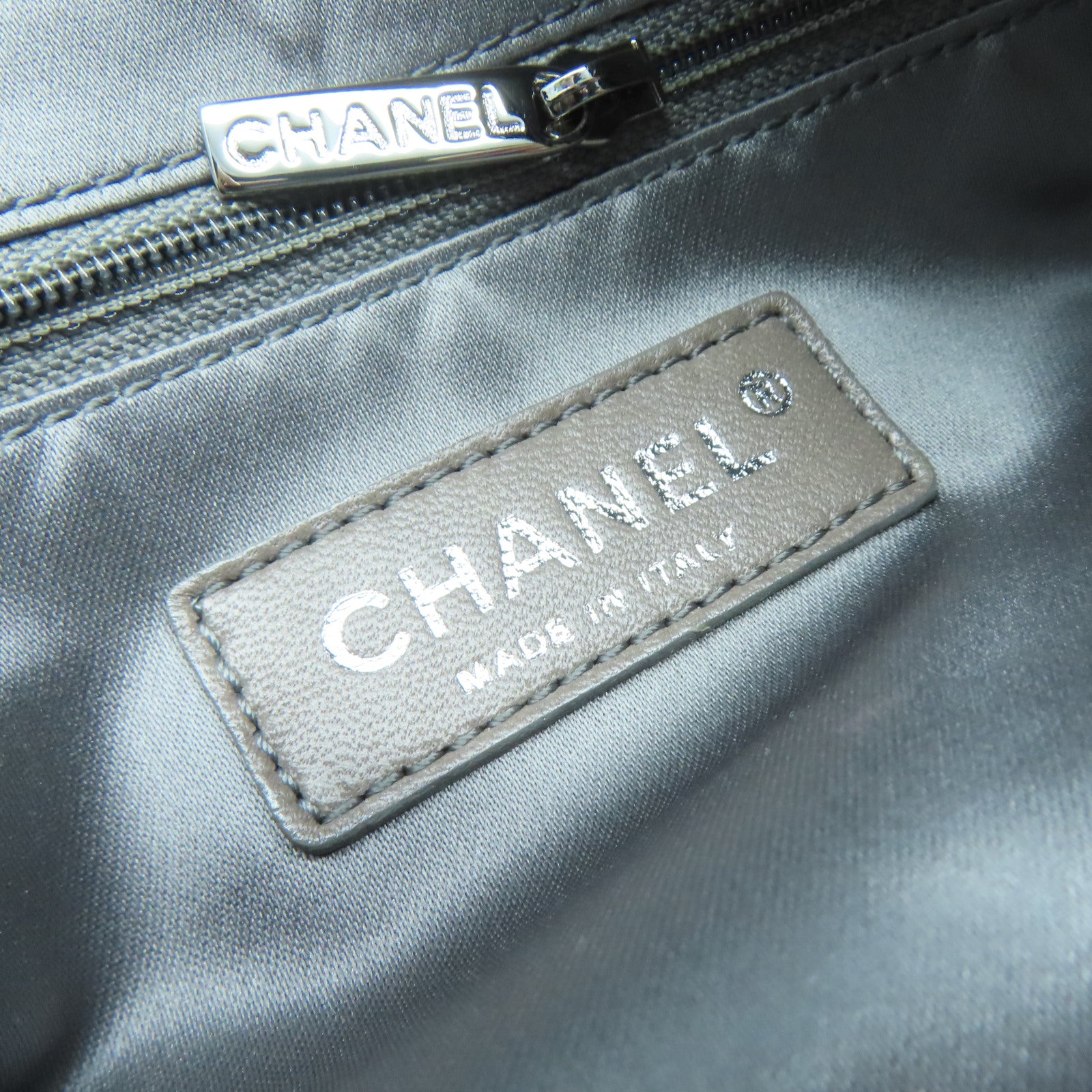 CHANEL 【激減優惠】菱格牛皮皮革Shoulder Bag銀扣肩背袋黑色