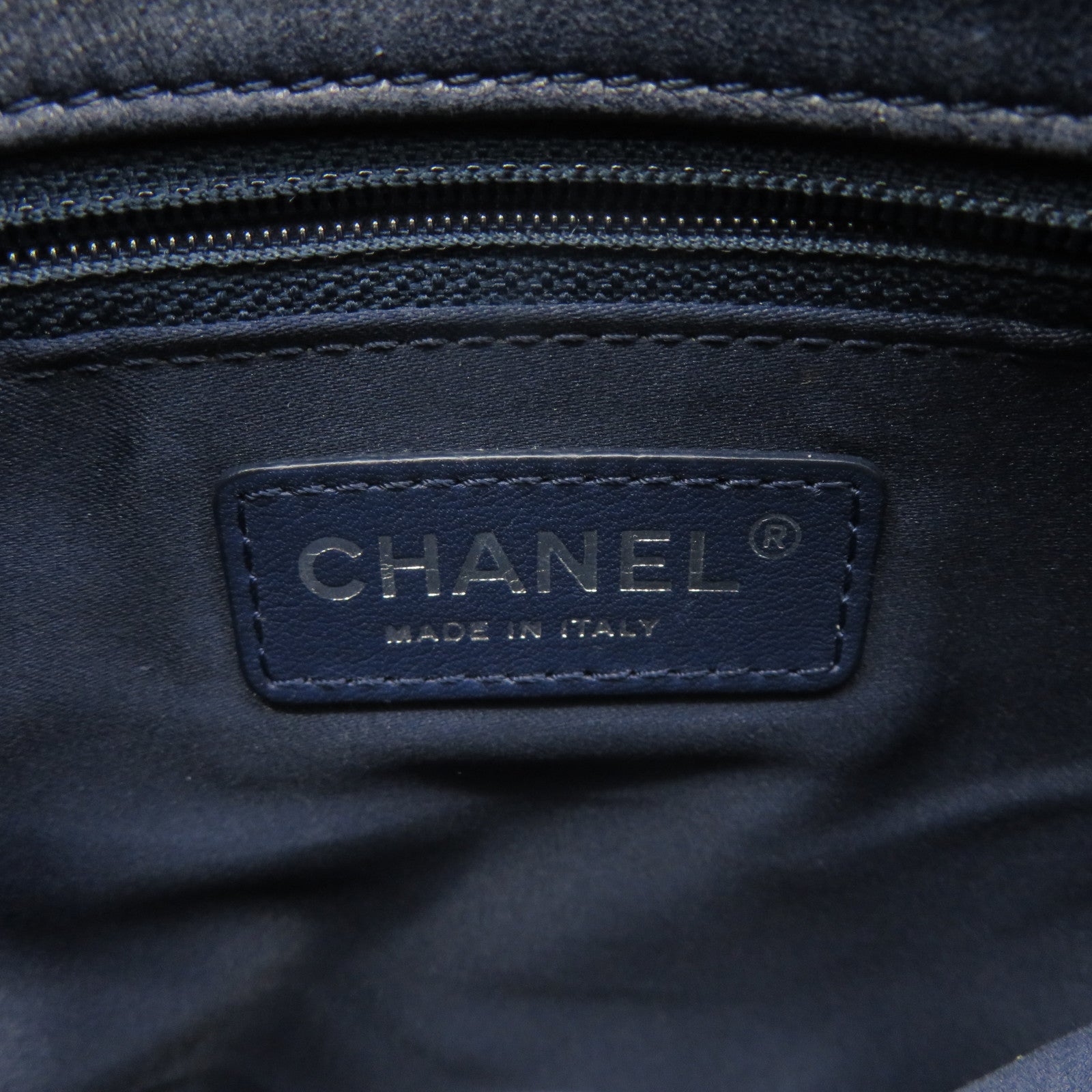 CHANEL 菱格漆皮皮革Chain Shoulder Bag银扣链带肩背袋黑色/宝蓝色