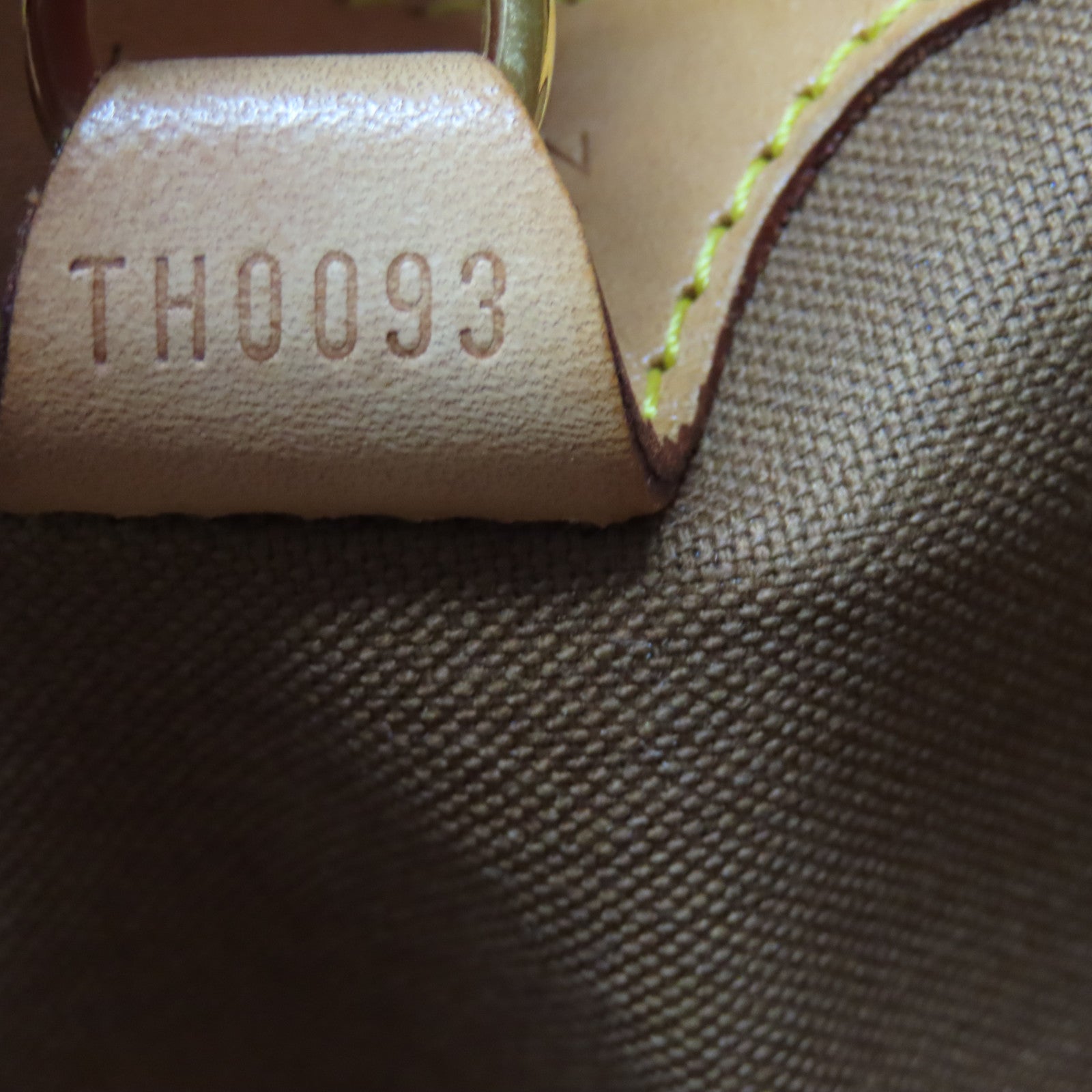 LOUIS VUITTON Monogram Elipse PM金扣手挽袋棕色
