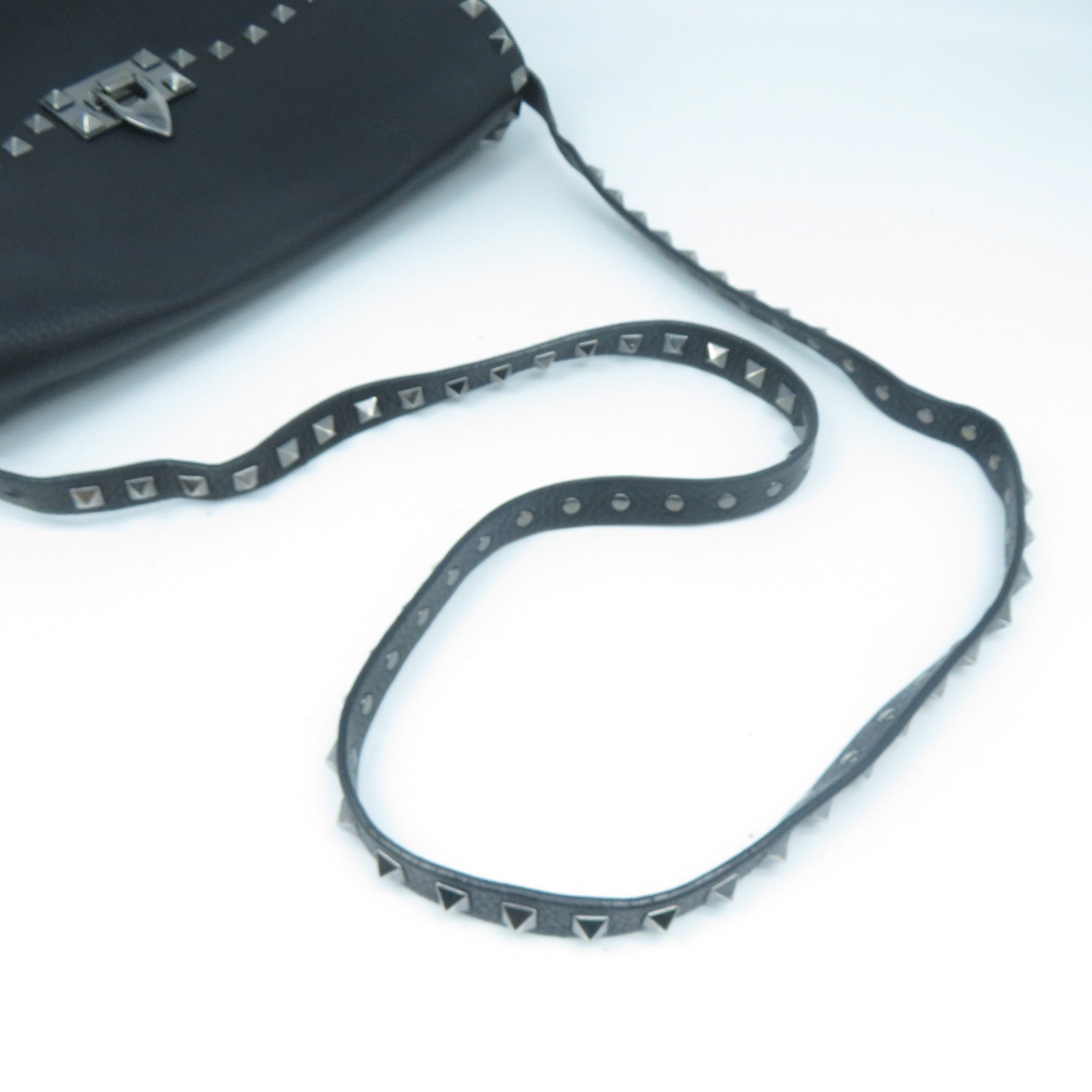 Valentino 牛皮皮革Shoulder Bag銀扣肩背包黑色