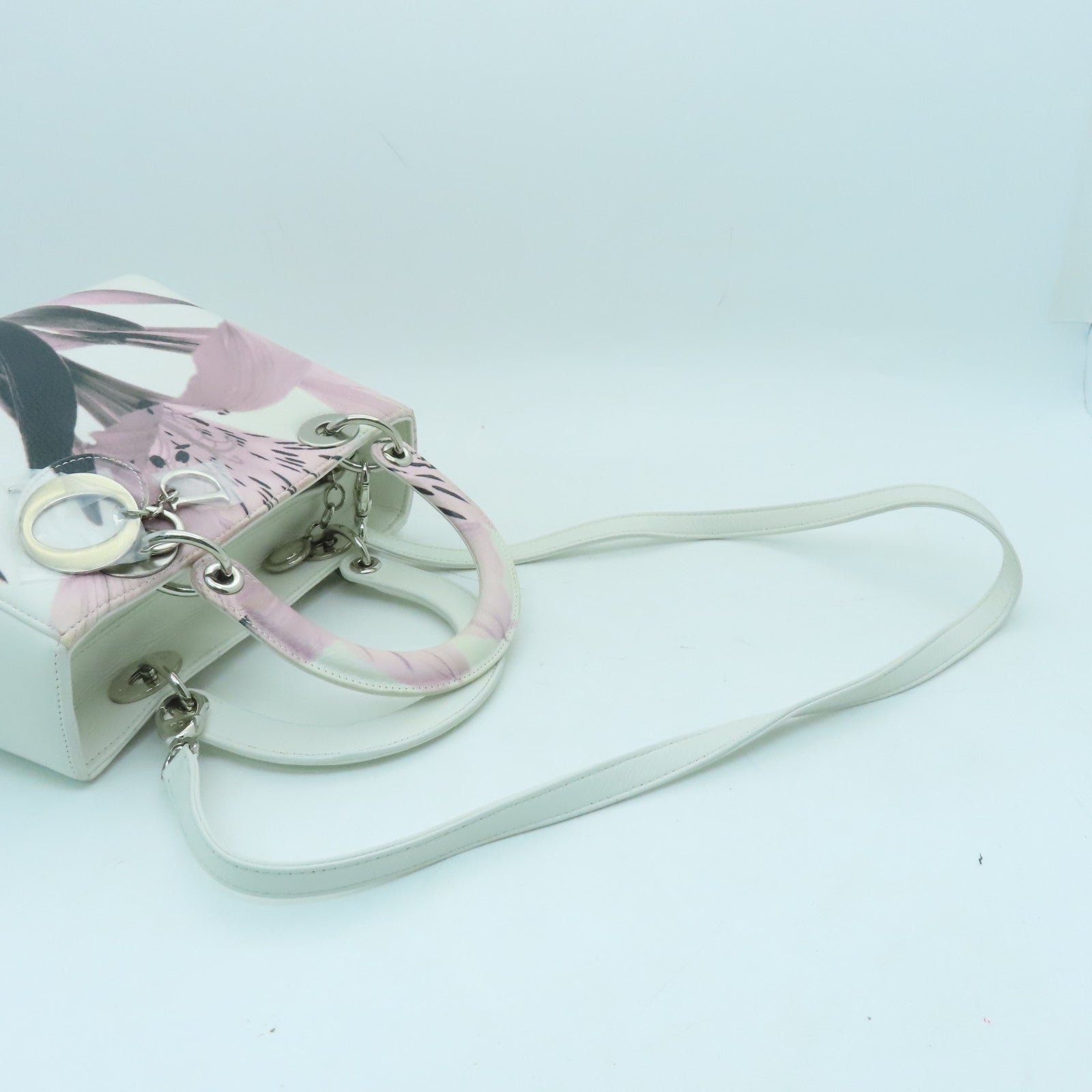 Dior 牛皮皮革Lady Dior银扣手挽肩背两用袋白色