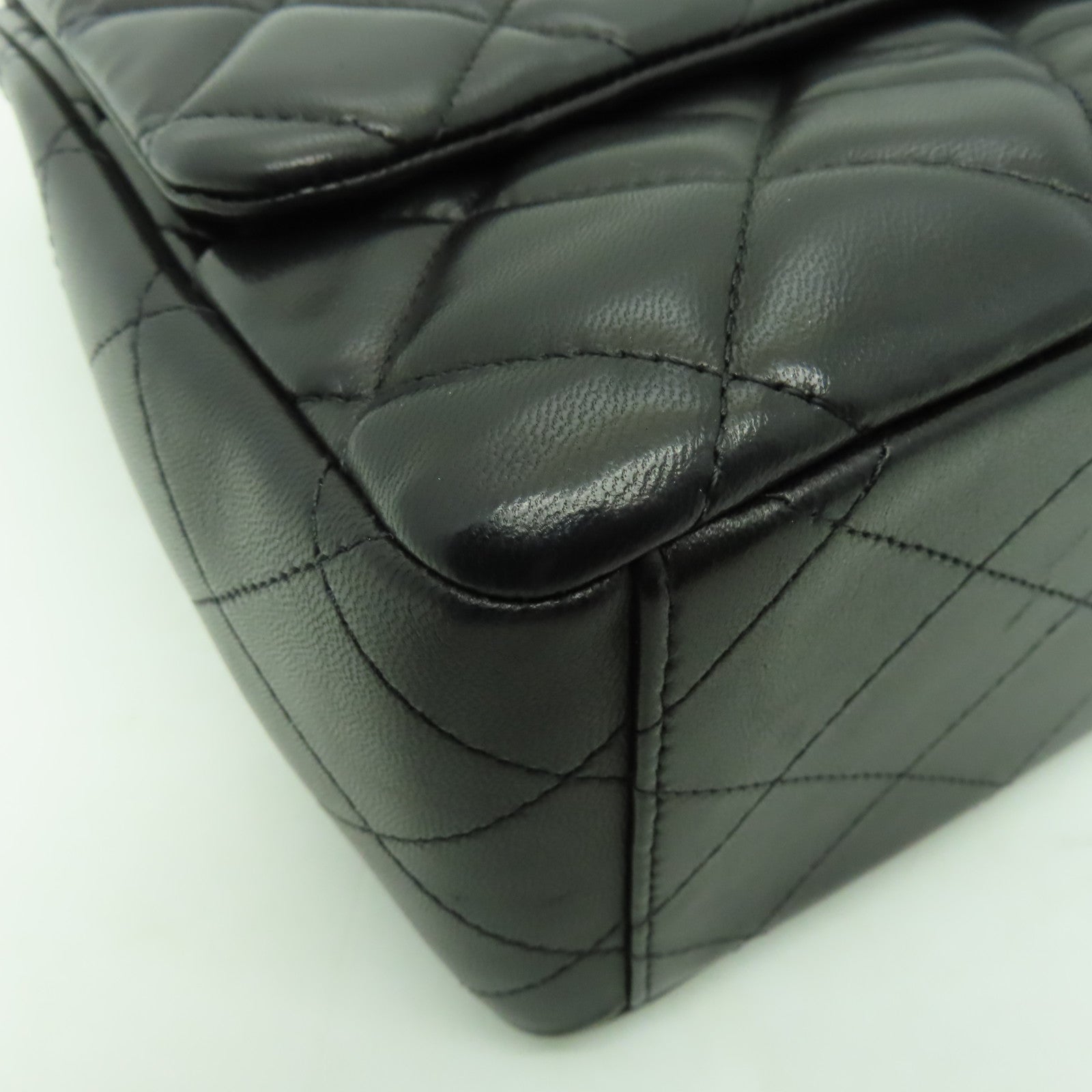 CHANEL 【激減優惠】菱格羊皮皮革Classic Maxi銀扣鏈帶肩背袋黑色