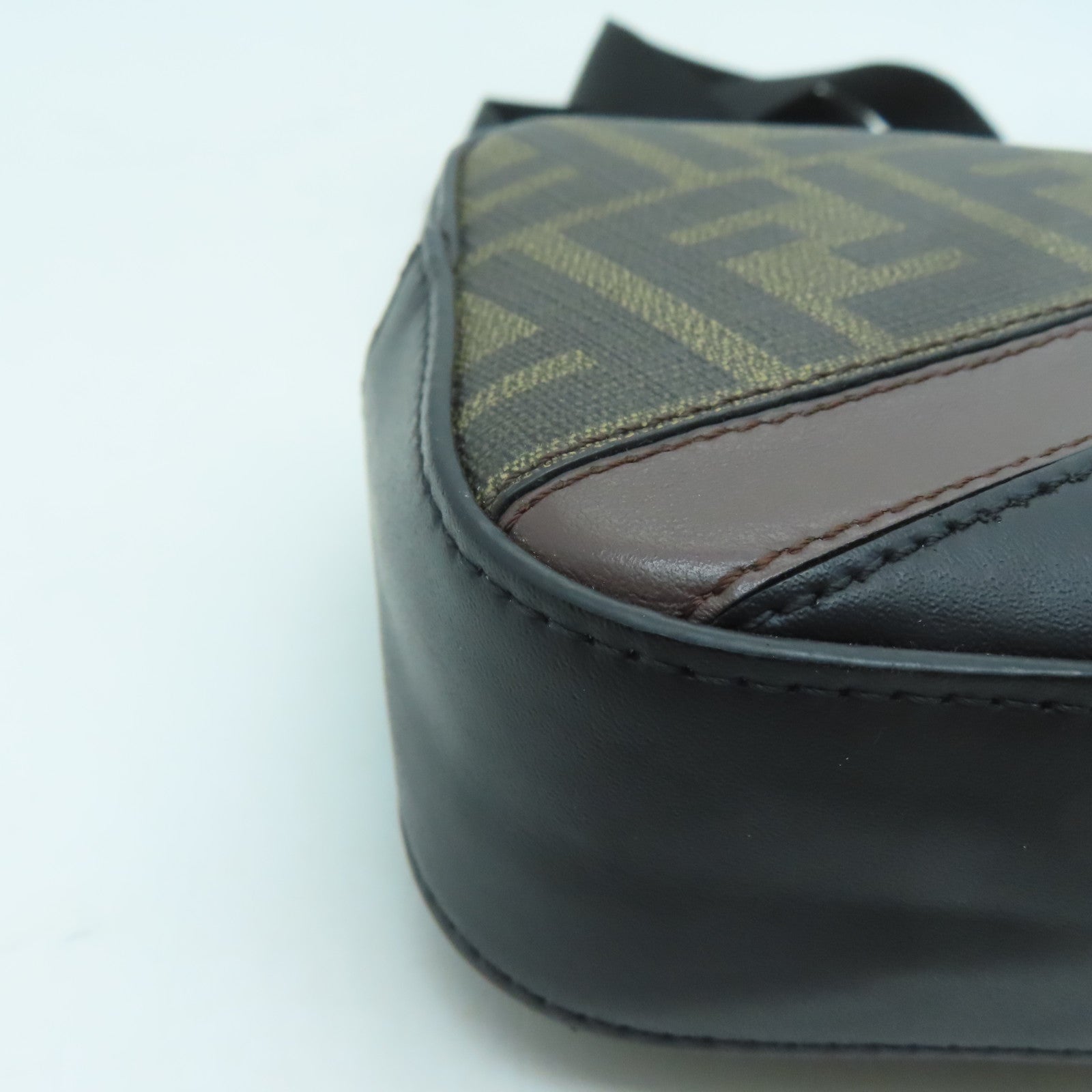 FENDI 塗層帆布Shoulder Bag銀扣肩背袋棕色