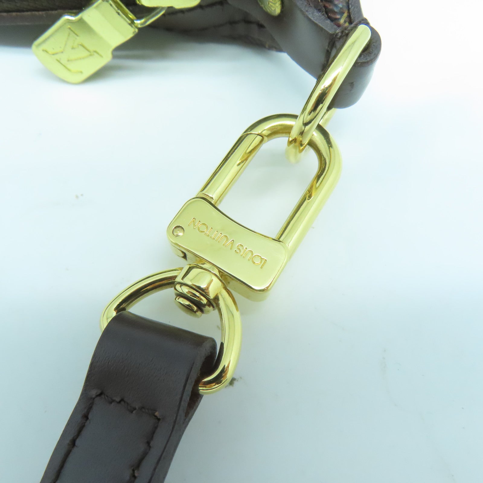 LOUIS VUITTON Damier Illovo PM金扣肩背袋啡色