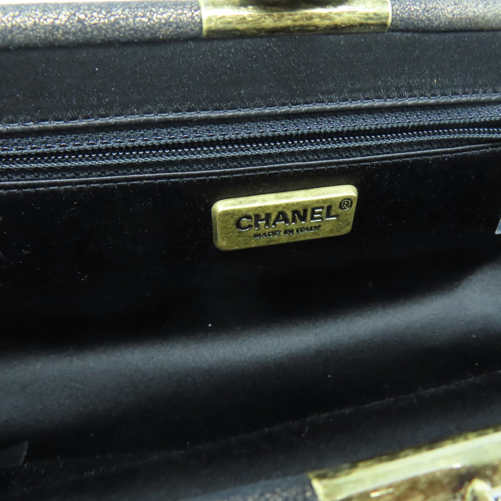 CHANEL 【激減優惠】Clutch with Chain金扣鏈帶肩背袋黑色