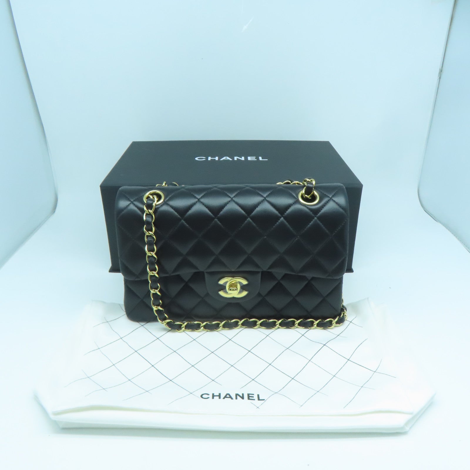 CHANEL 菱格羊皮皮革Classic金扣鏈帶肩背袋黑色